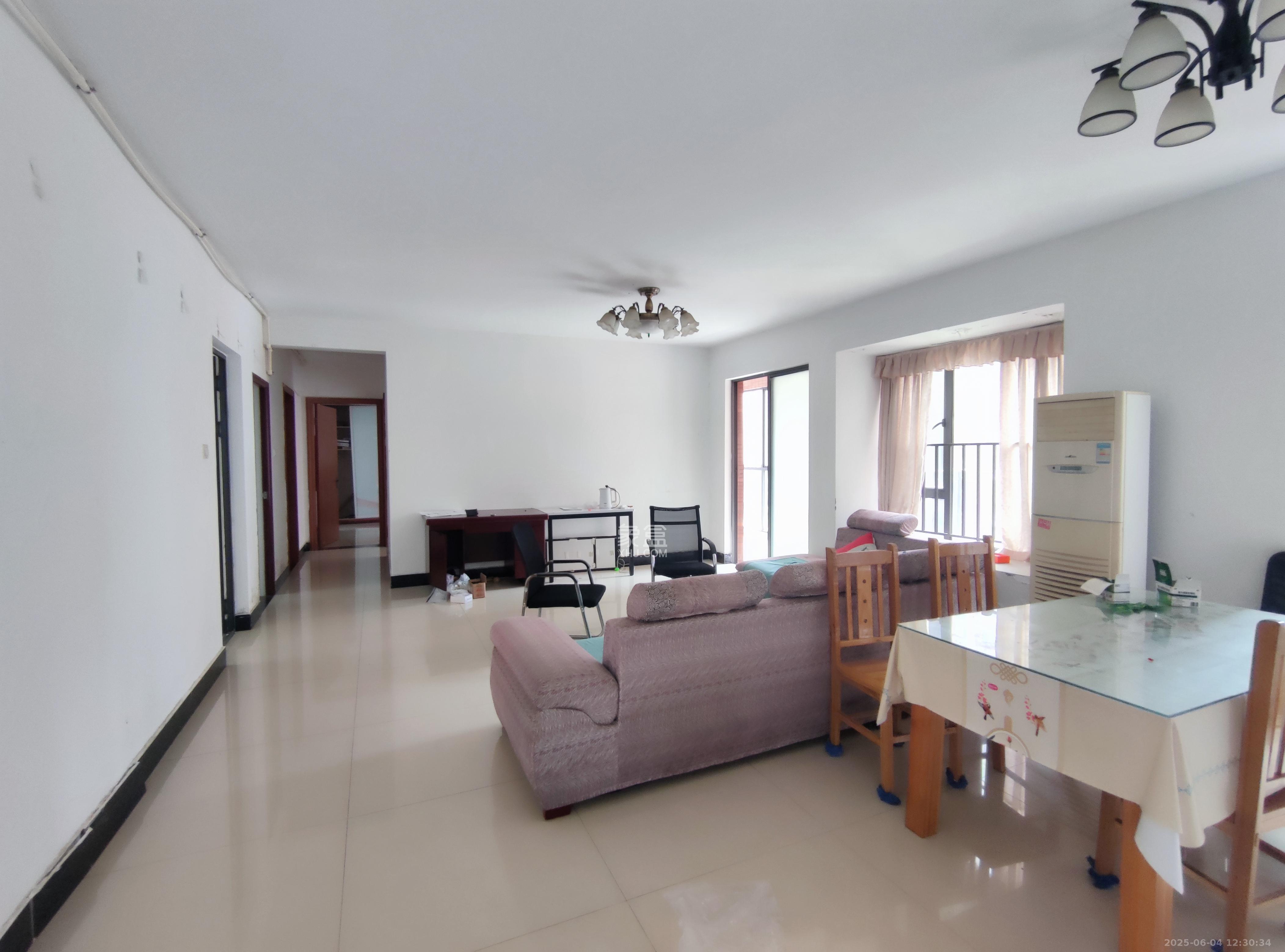 华润凤凰城二期 4室2厅2卫 2200.0元/月 华润凤凰城二期 4室2厅2卫 2200.0元/月室内图