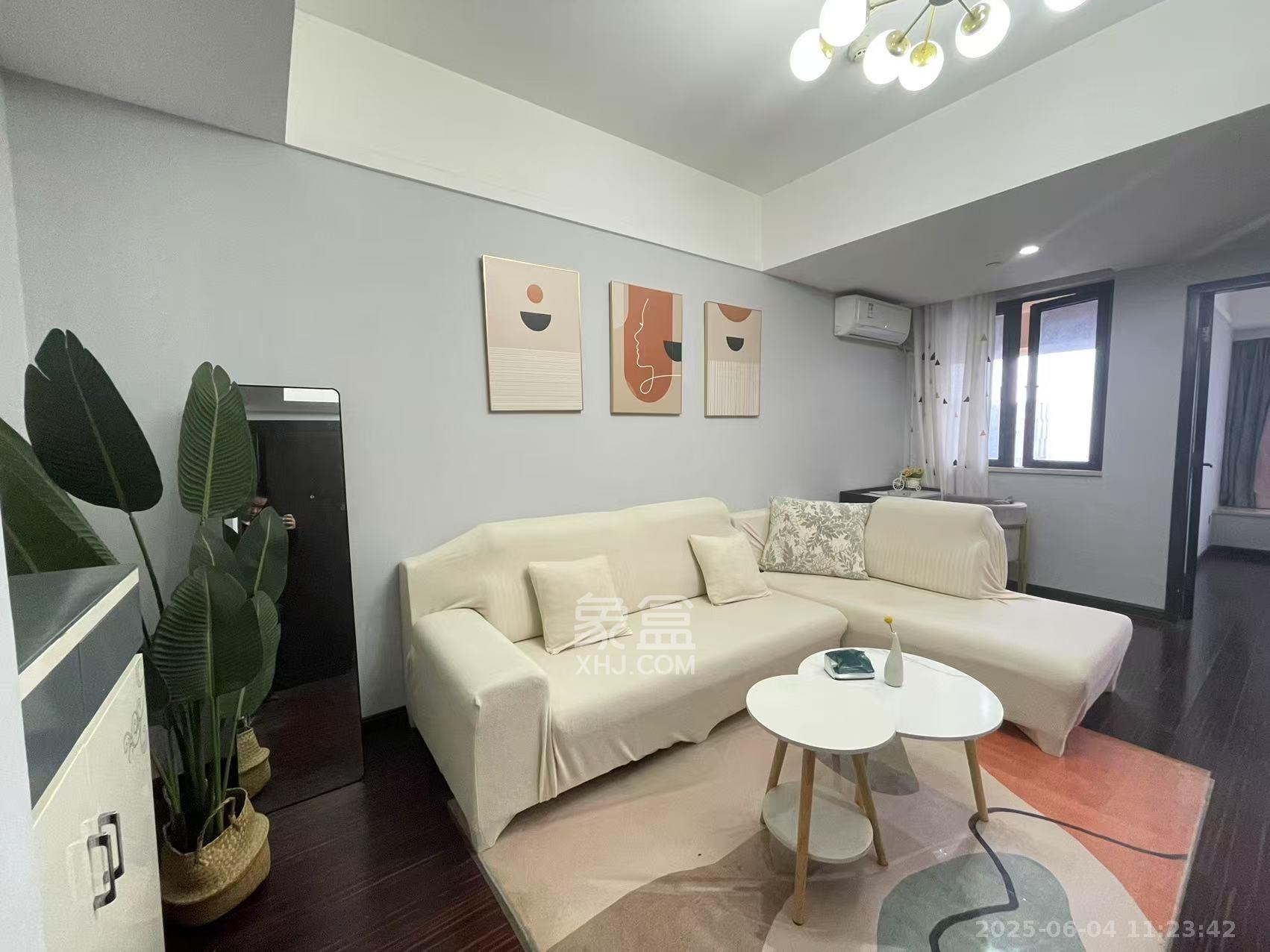 德思勤城市广场(宝格丽公寓) 1室1厅1卫 2200.0元/月 德思勤城市广场(宝格丽公寓) 1室1厅1卫 2200.0元/月室内图