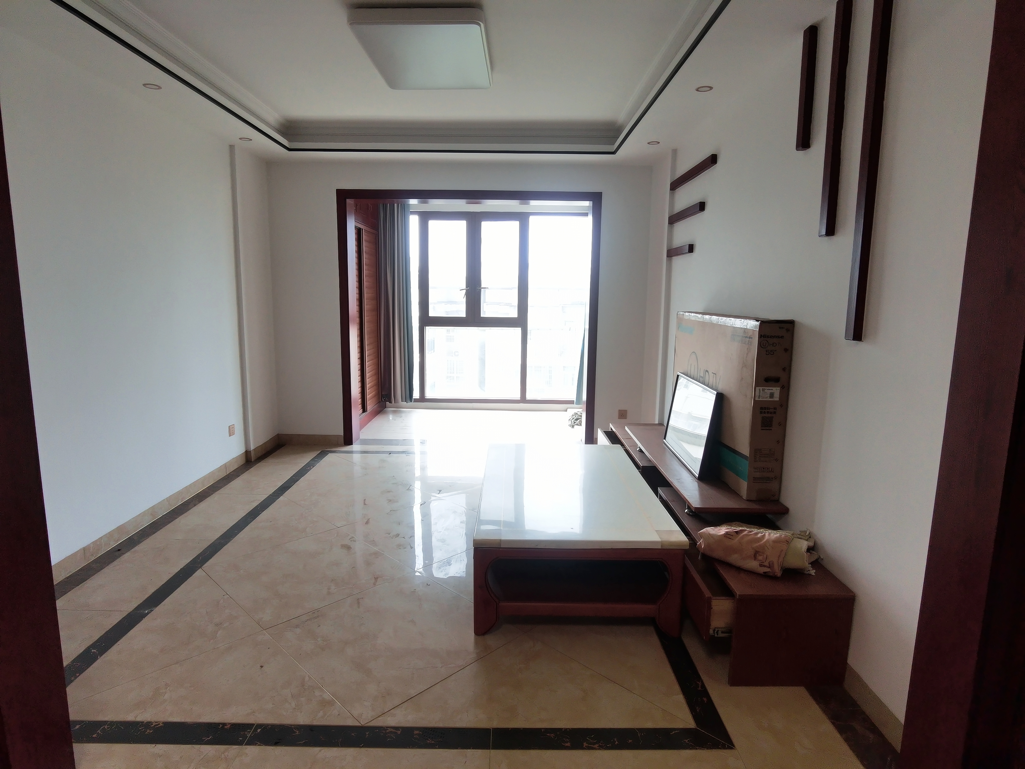 学府花园（文苑瑞景）  3室2厅1卫   70.00万客厅
