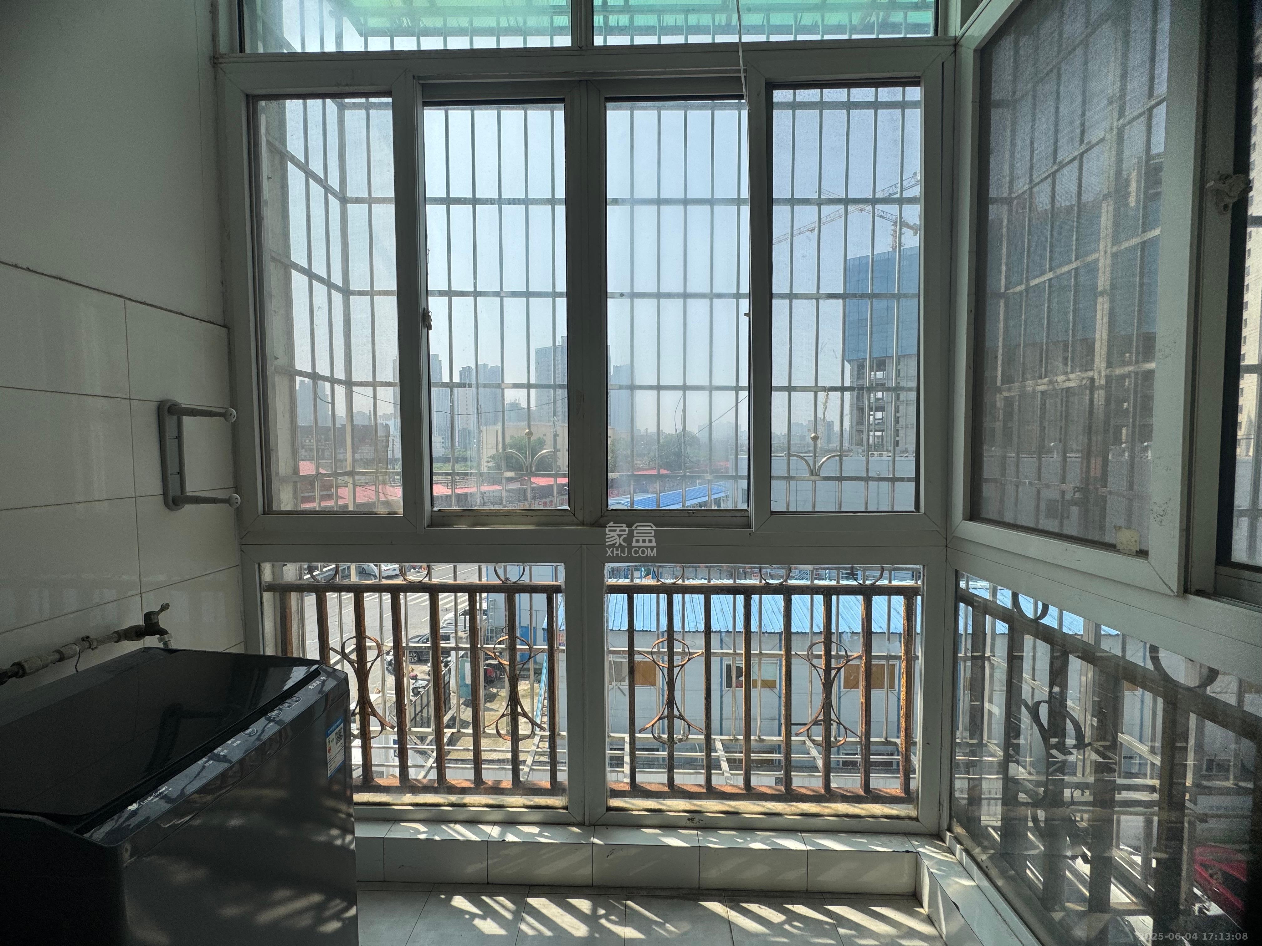 颜家嘴小区(南湖大市场建材二区) 1室0厅0卫 1400.0元/月 颜家嘴小区(南湖大市场建材二区) 1室0厅0卫 1400.0元/月室内图