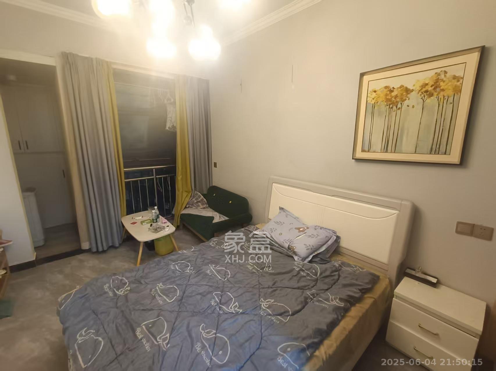 东盈商业广场(华泉城市广场)  1室1厅1卫    1800.0元/月 东盈商业广场(华泉城市广场)  1室1厅1卫    1800.0元/月