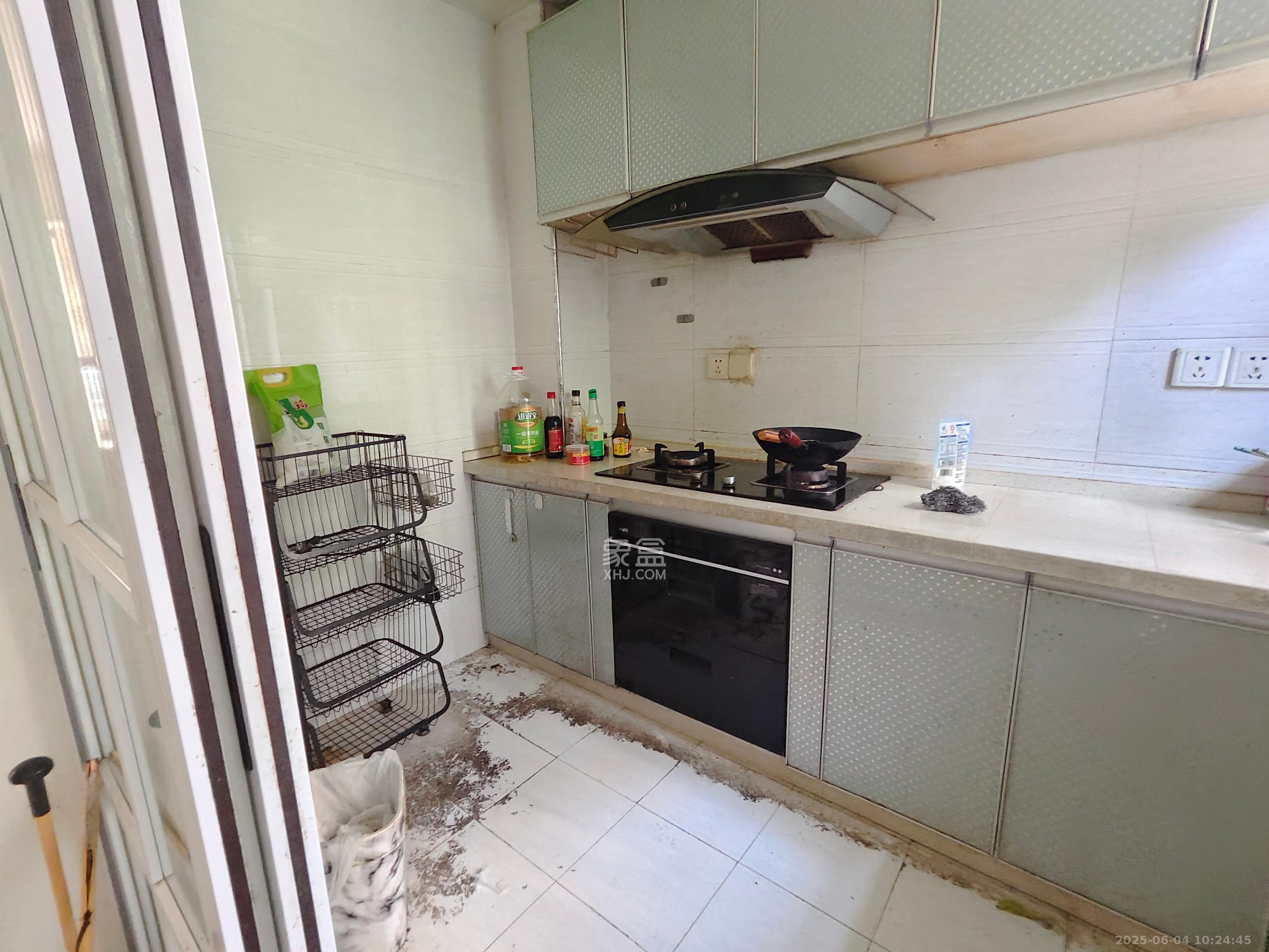 湘府十城(汇财御景湾新寓,汇财国际) 3室2厅1卫 2300.0元/月 湘府十城(汇财御景湾新寓,汇财国际) 3室2厅1卫 2300.0元/月室内图