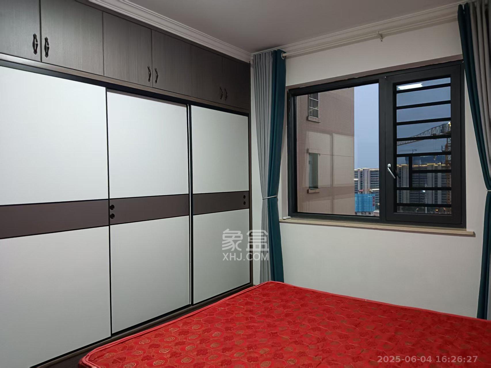 洋湖明园一期  3室1厅2卫   2200.00元/月室内图