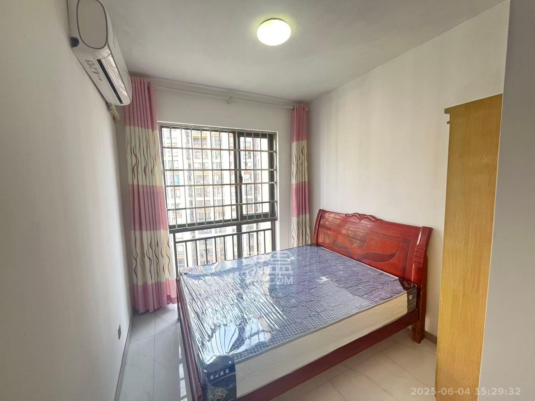 旭辉华庭 3室2厅1卫 2400.0元/月 旭辉华庭 3室2厅1卫 2400.0元/月室内图