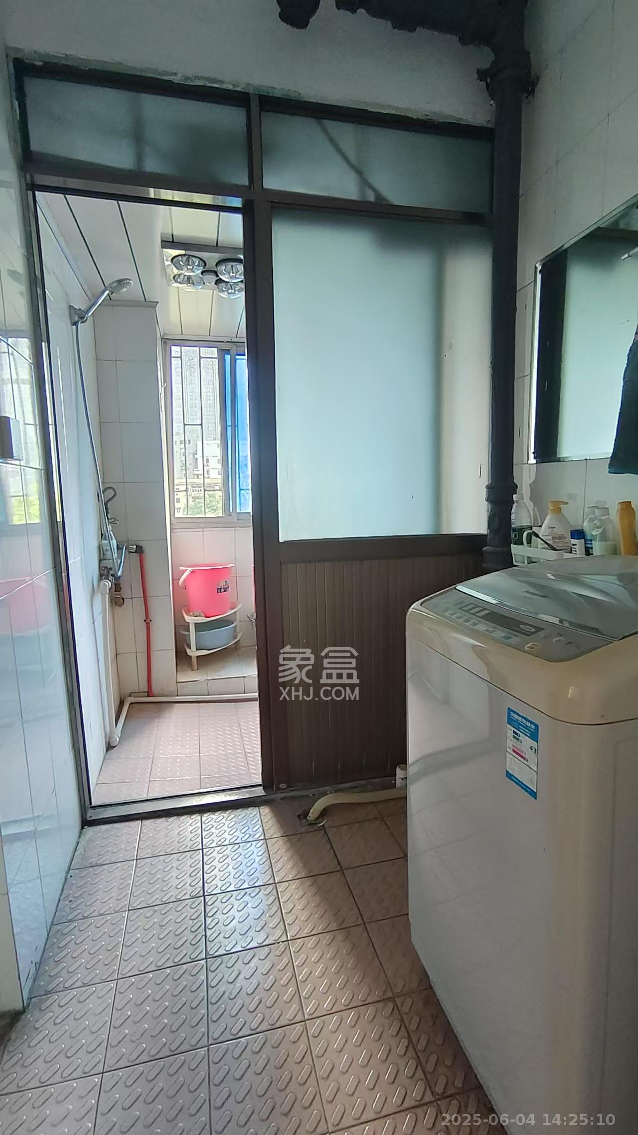 向韶村  3室2厅1卫   1500.00元/月室内图