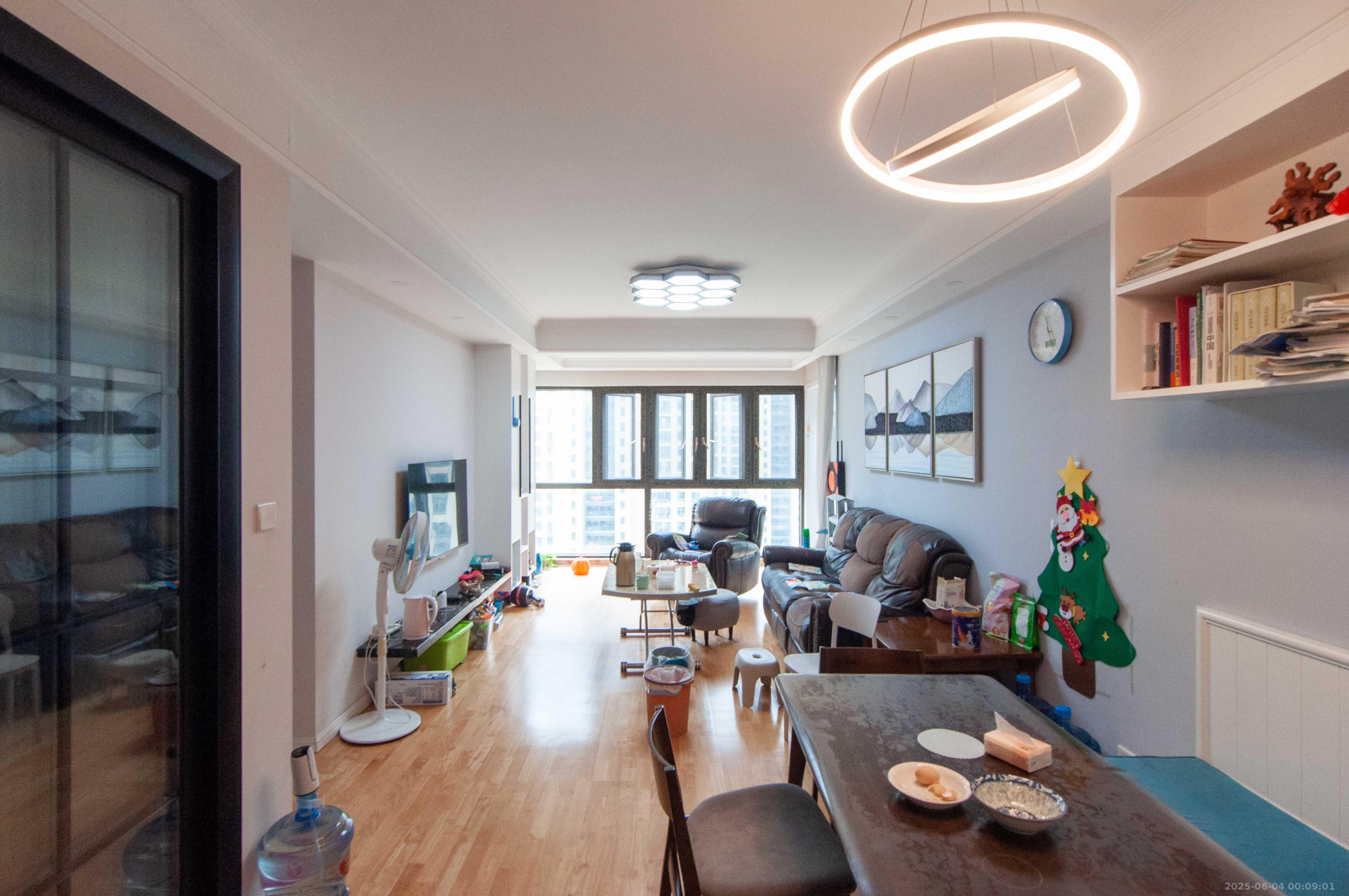 梅溪湖金茂悦(金悦雅苑)  3室2厅2卫    149.0万 梅溪湖金茂悦(金悦雅苑)  3室2厅2卫    149.0万客厅