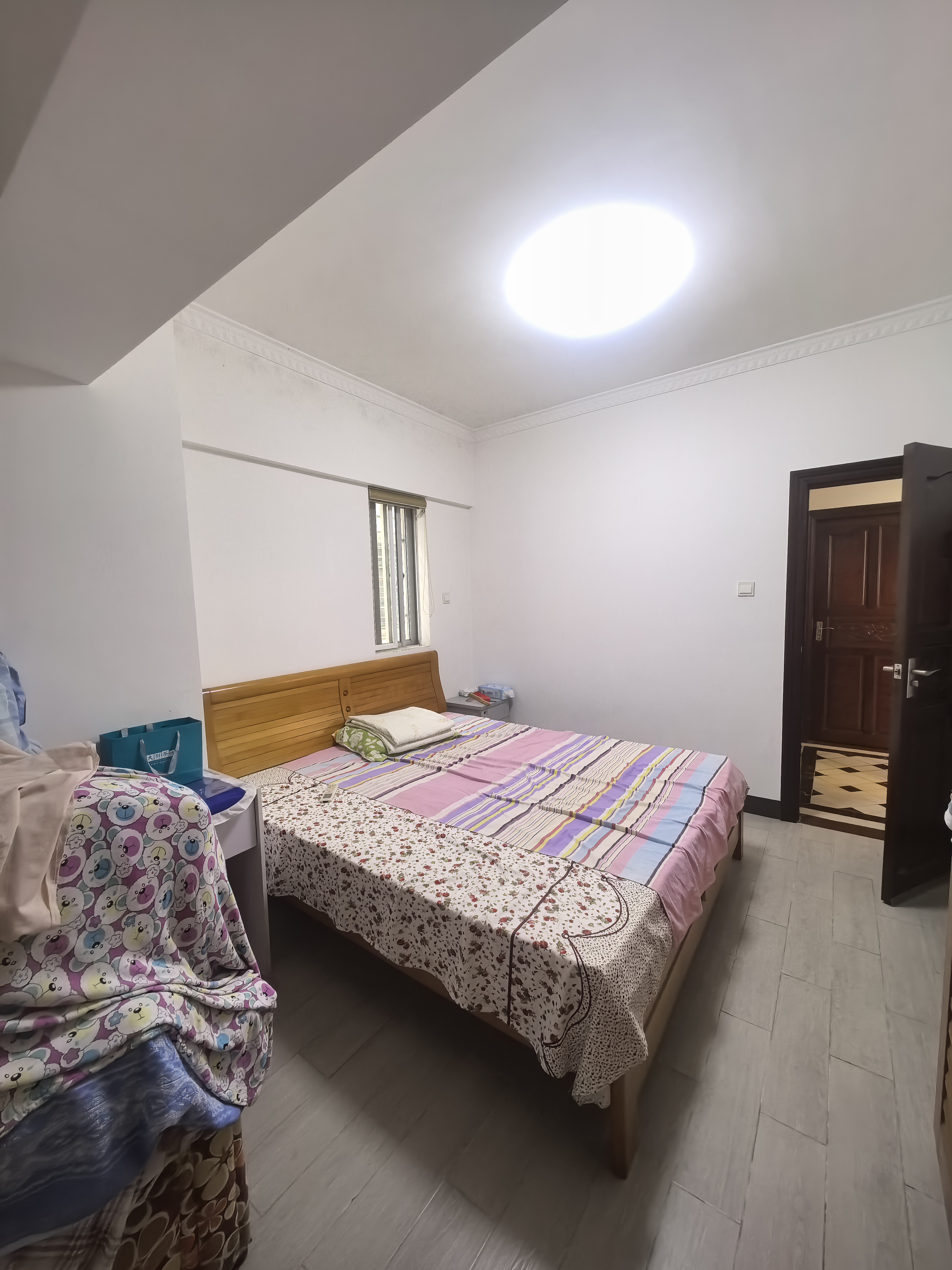 丽都花园 2室2厅1卫 85.0万 丽都花园 2室2厅1卫 85.0万客厅