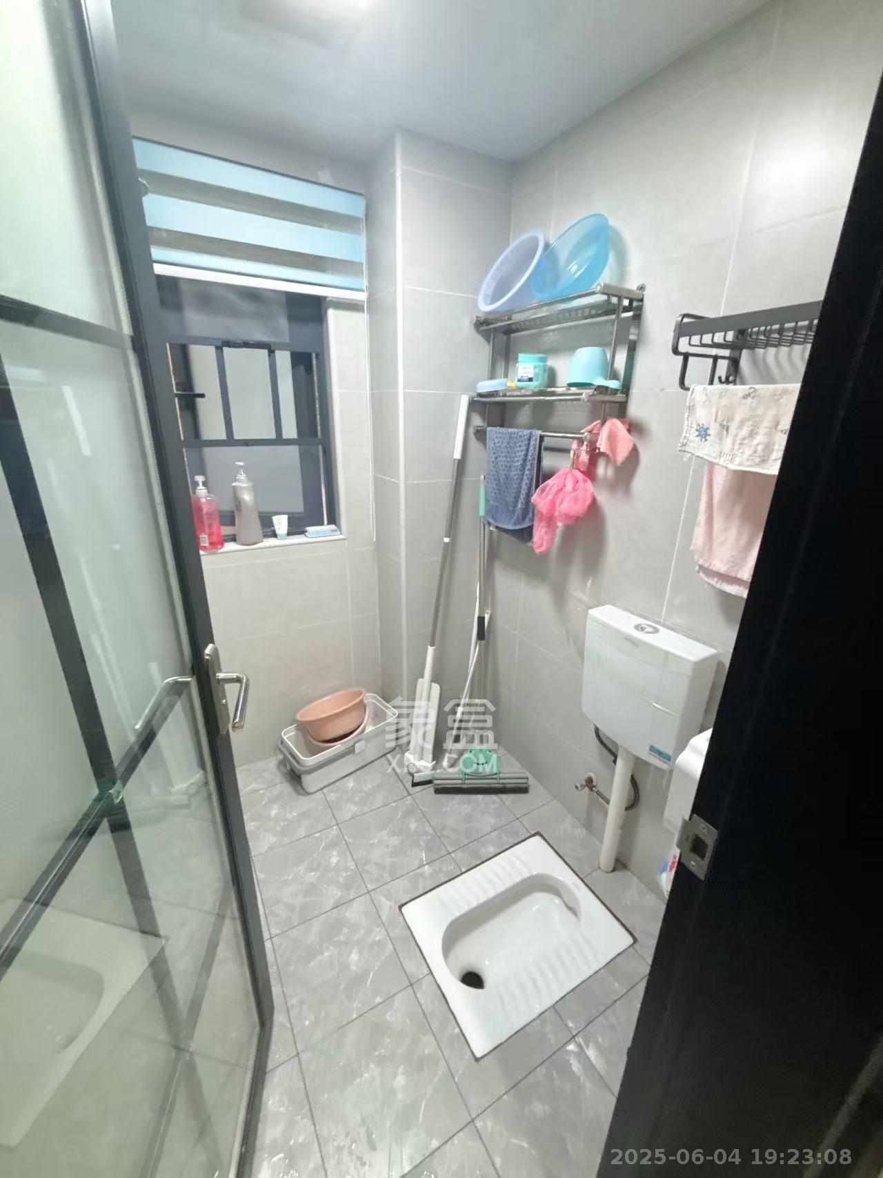 长房云时代  4室1厅1卫   2400.00元/月室内图
