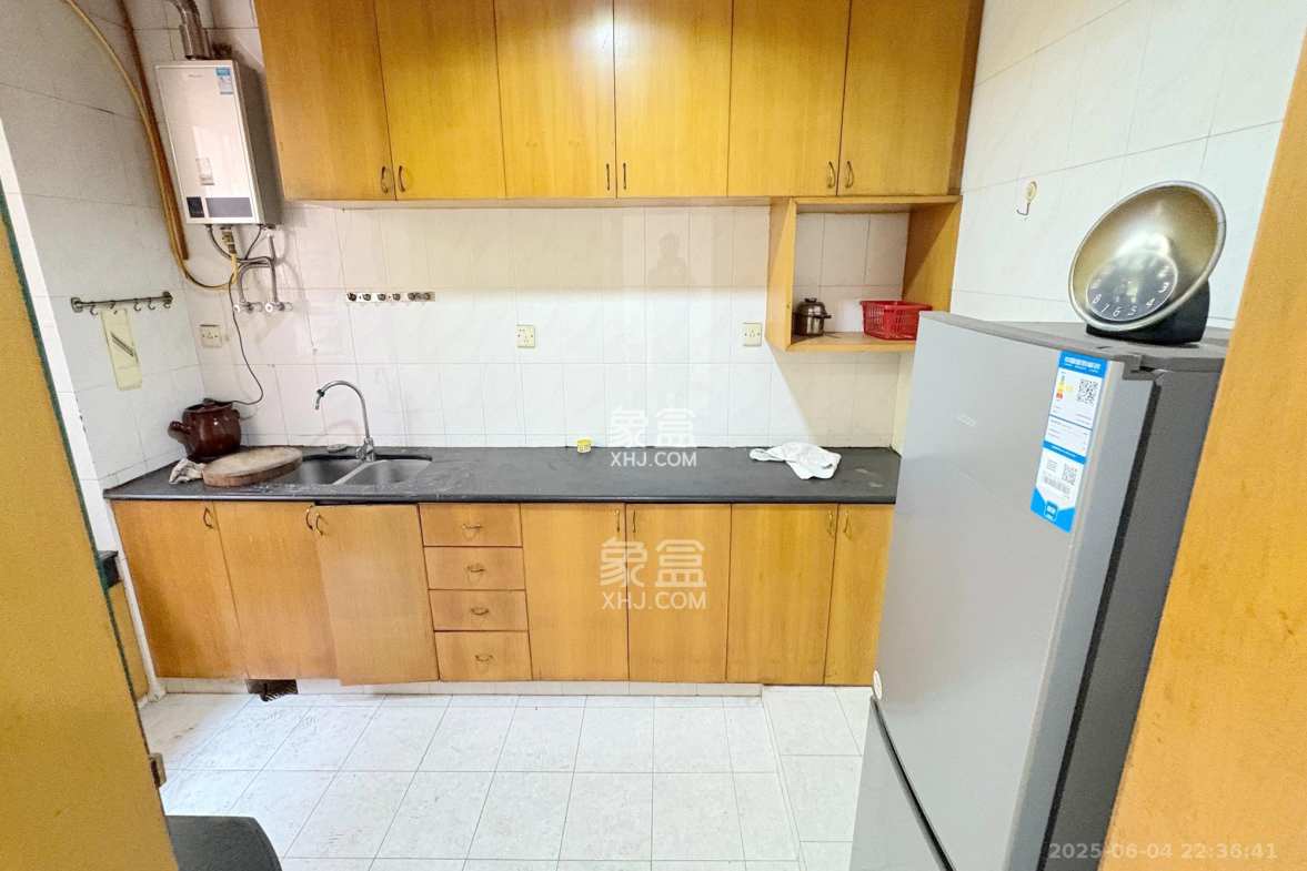 泰时新雅园  3室2厅2卫    92.8万 泰时新雅园  3室2厅2卫    92.8万厨房