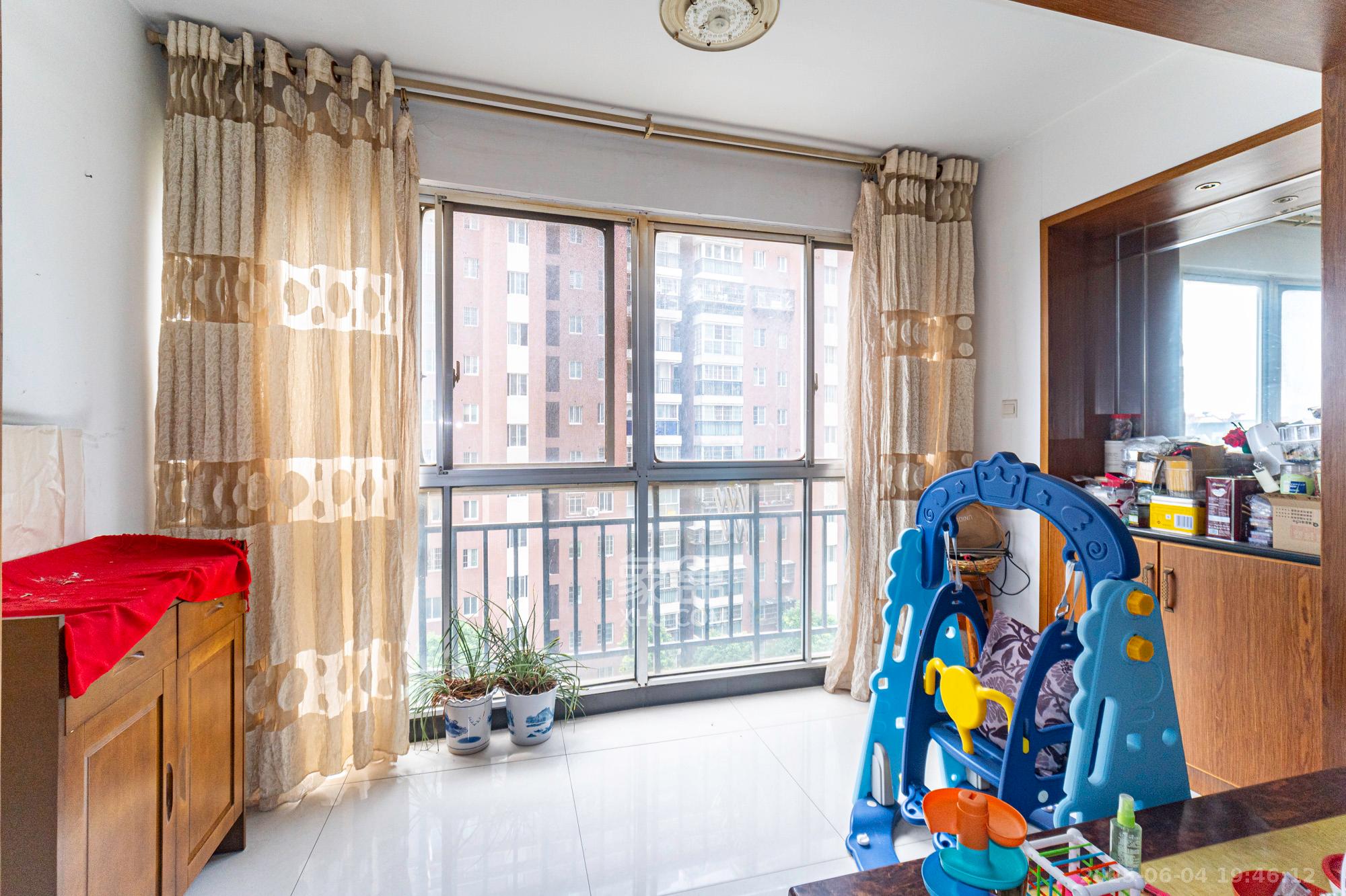 湘楚家园 3室2厅1卫 58.8万 湘楚家园 3室2厅1卫 58.8万阳台