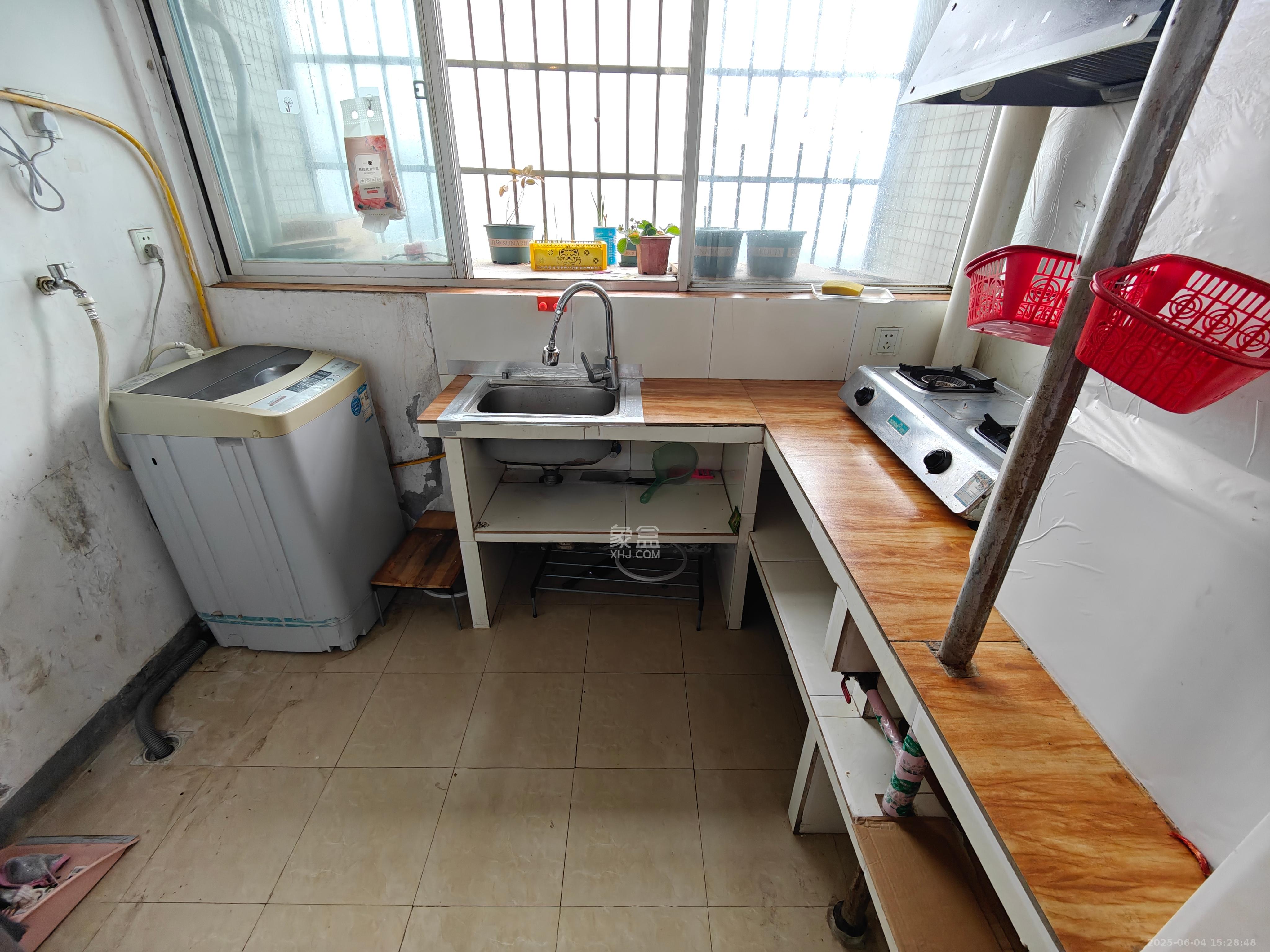 观湖公寓  2室1厅1卫   1800.00元/月室内图
