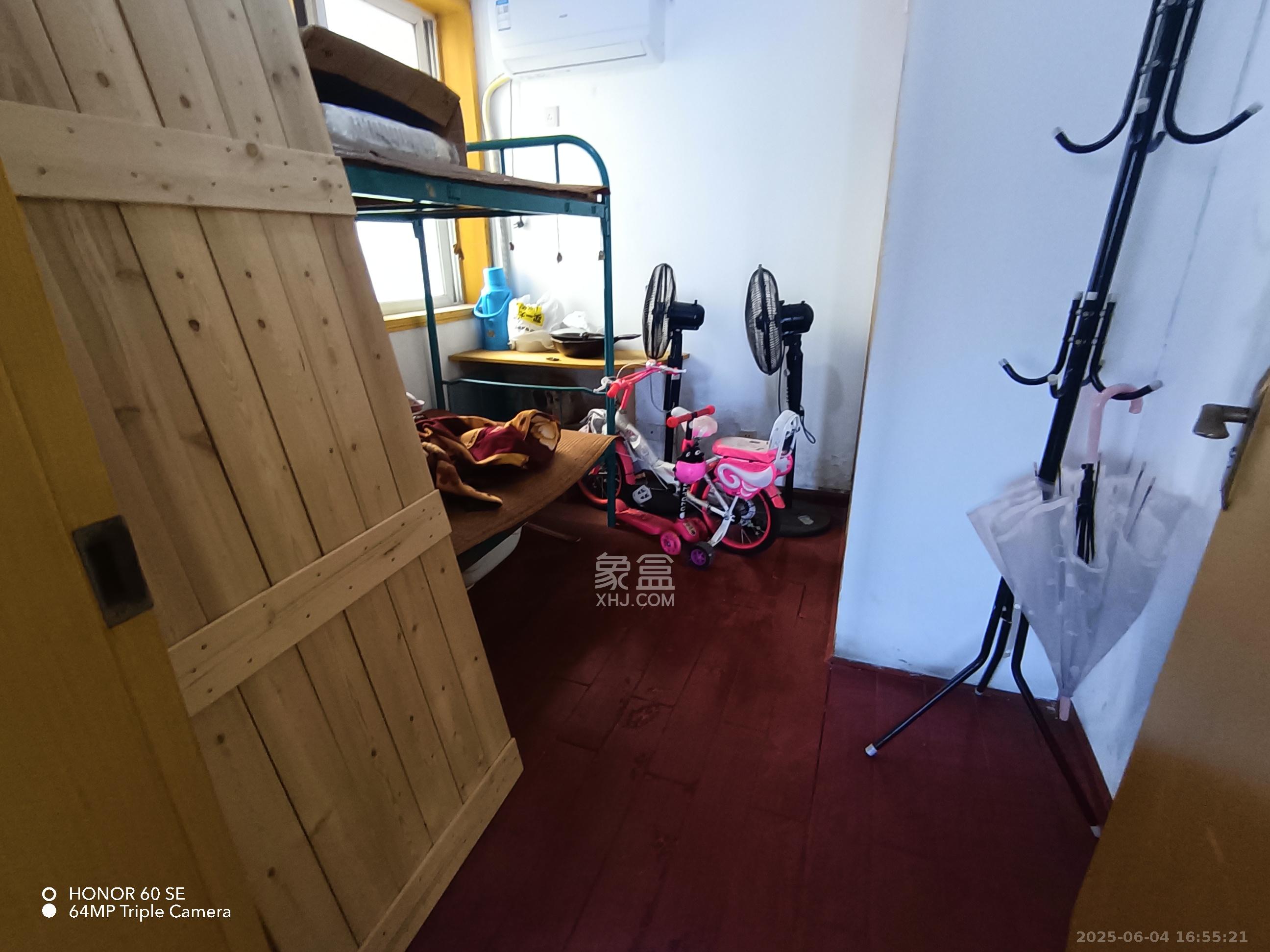 新诚小区  2室2厅1卫   1500.00元/月室内图