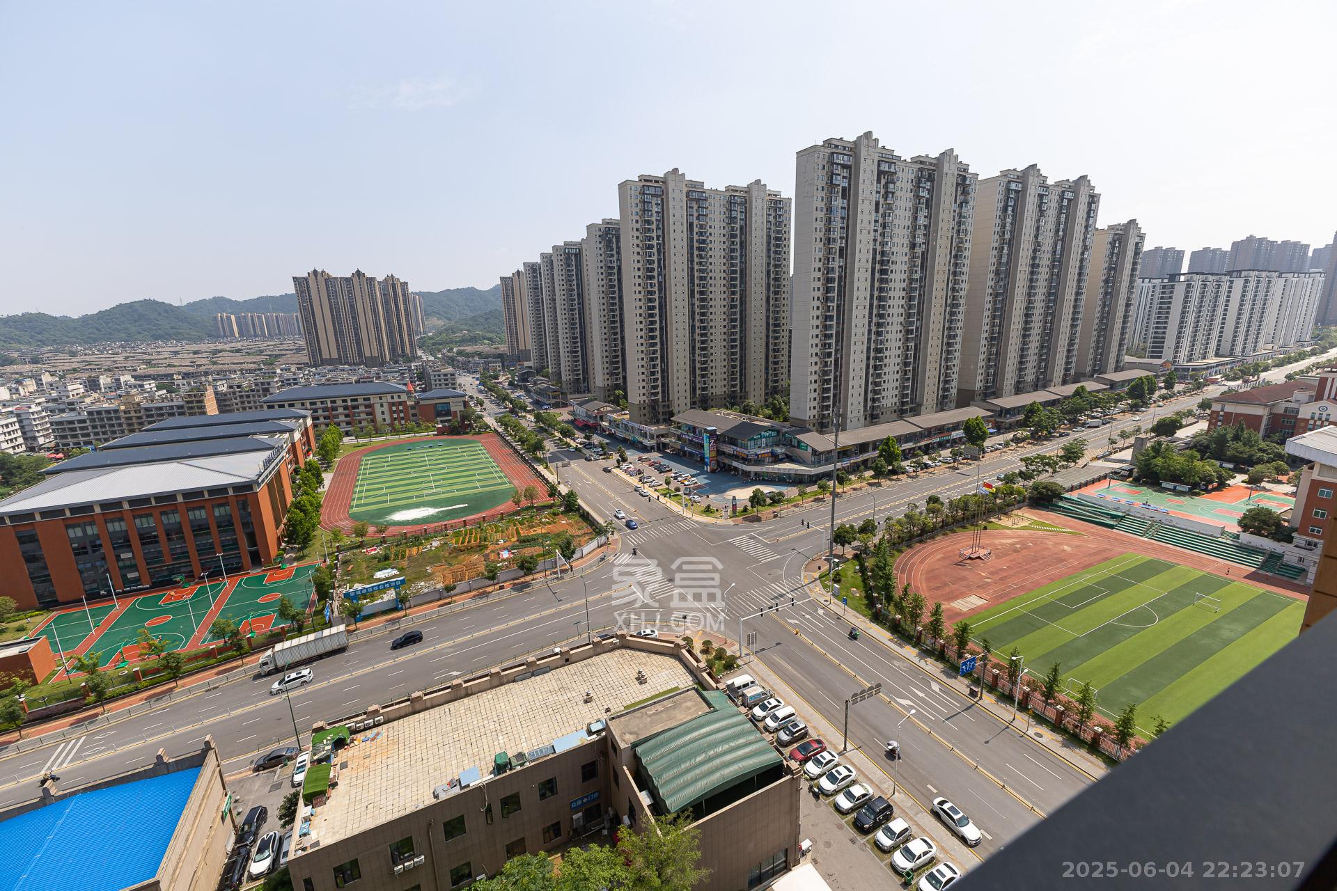 润和又一城  3室2厅1卫    65.0万 润和又一城  3室2厅1卫    65.0万客厅