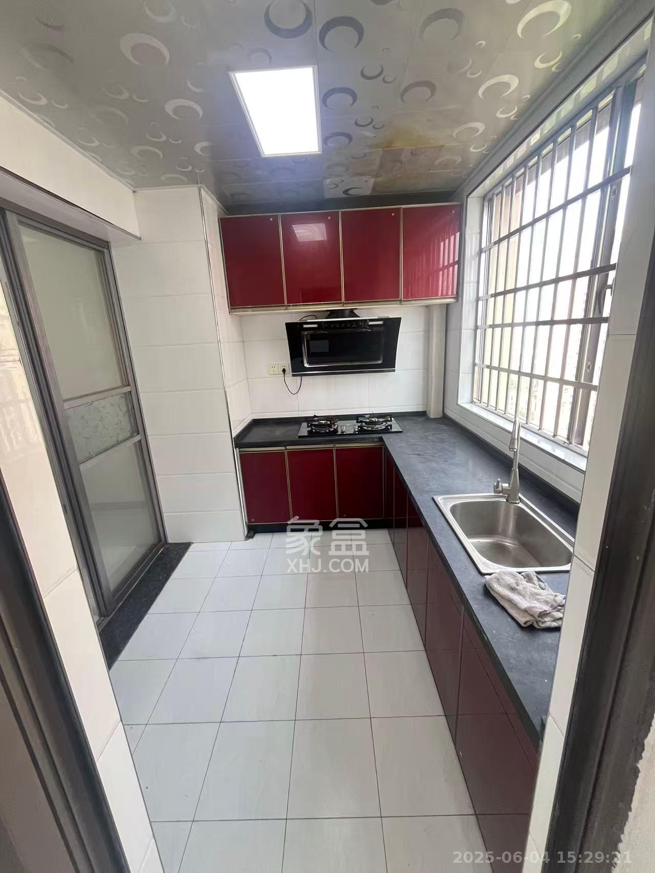 旭辉华庭 3室2厅1卫 2400.0元/月 旭辉华庭 3室2厅1卫 2400.0元/月室内图