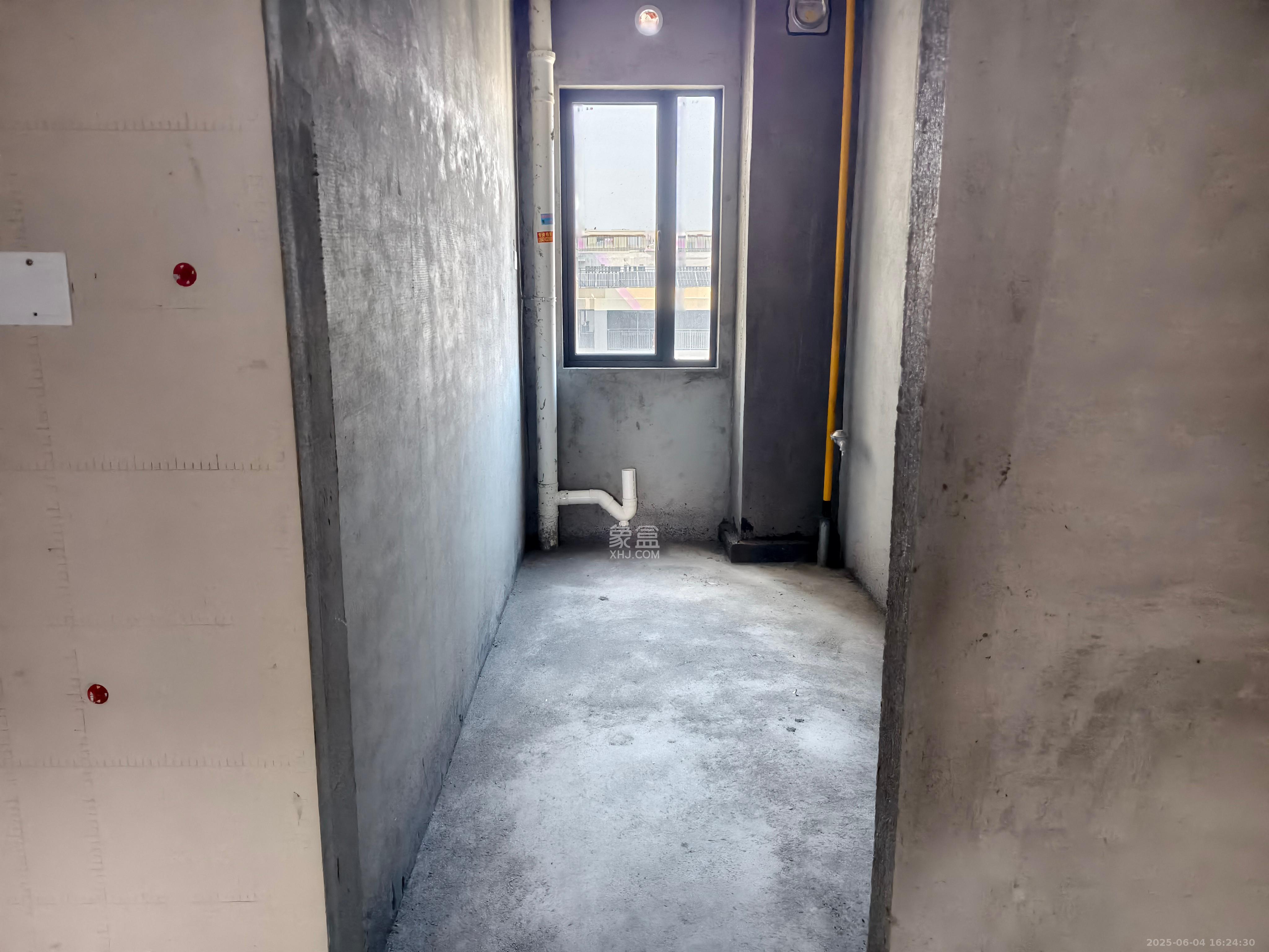 润和星河玥 4室2厅2卫 1400.0元/月 润和星河玥 4室2厅2卫 1400.0元/月室内图