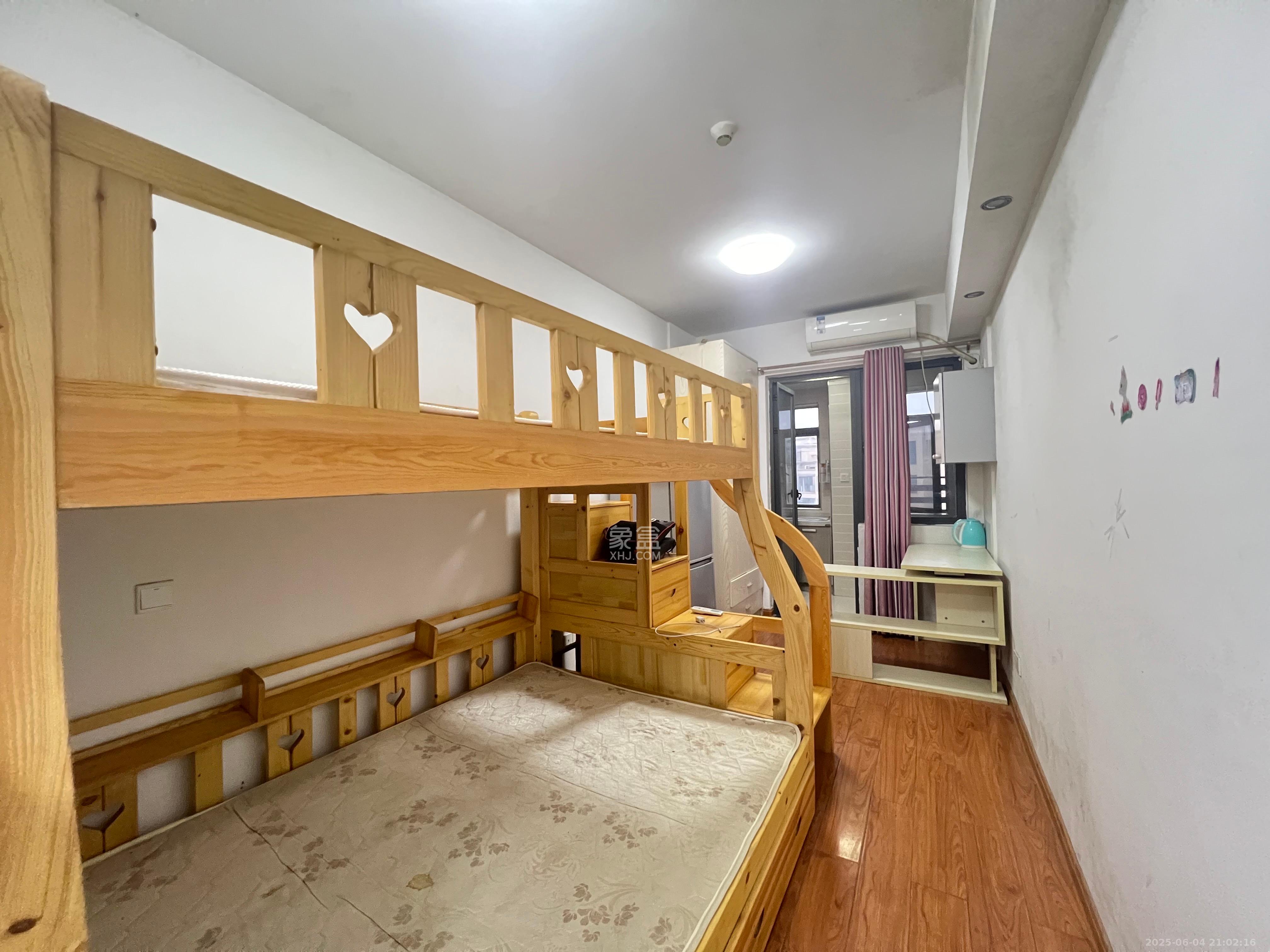 保利麓谷林语I区  1室1厅1卫   1100.00元/月
