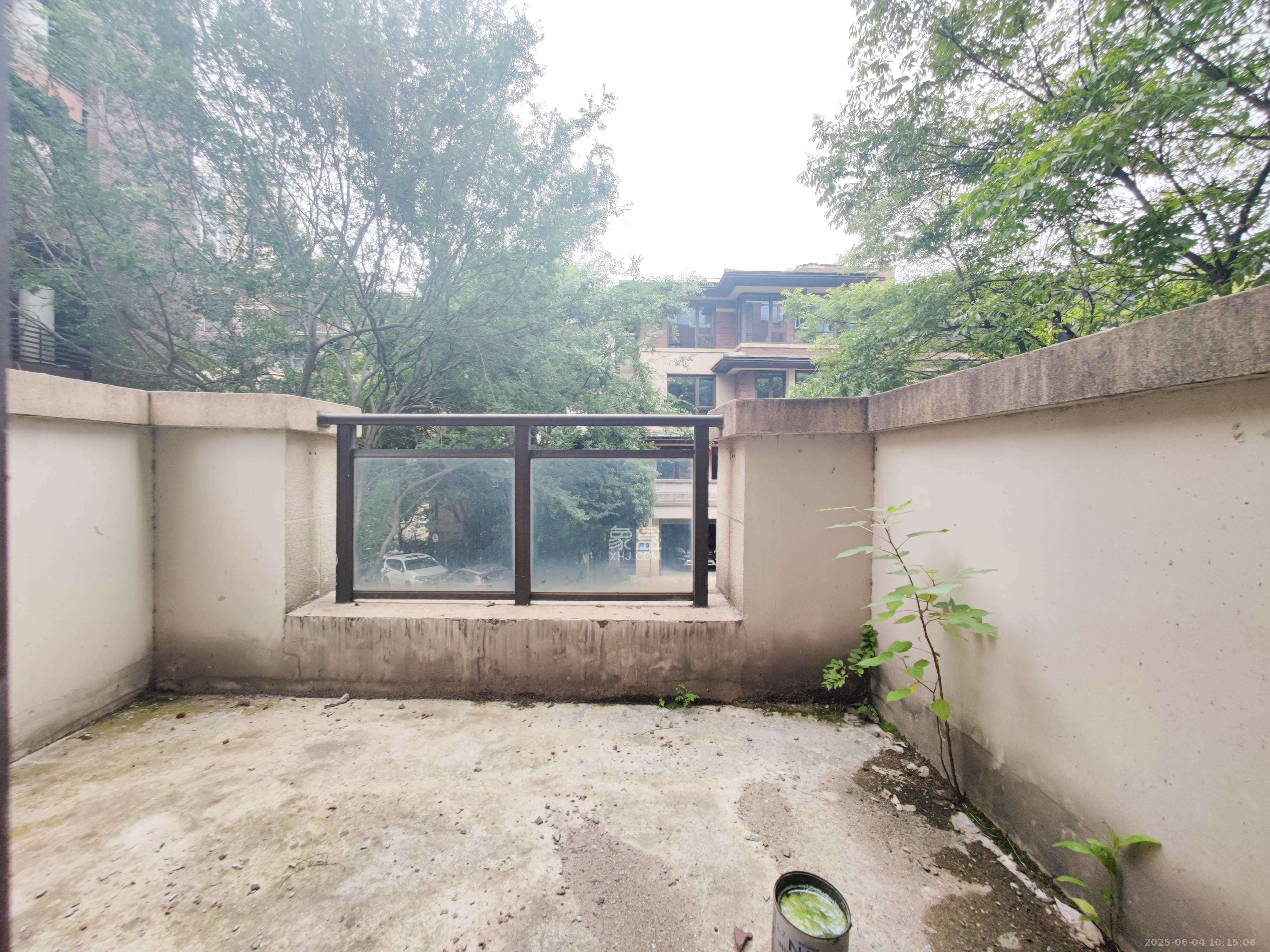 保利城（中航城国际社区、郡原美村）  4室2厅2卫   150.00万阳台