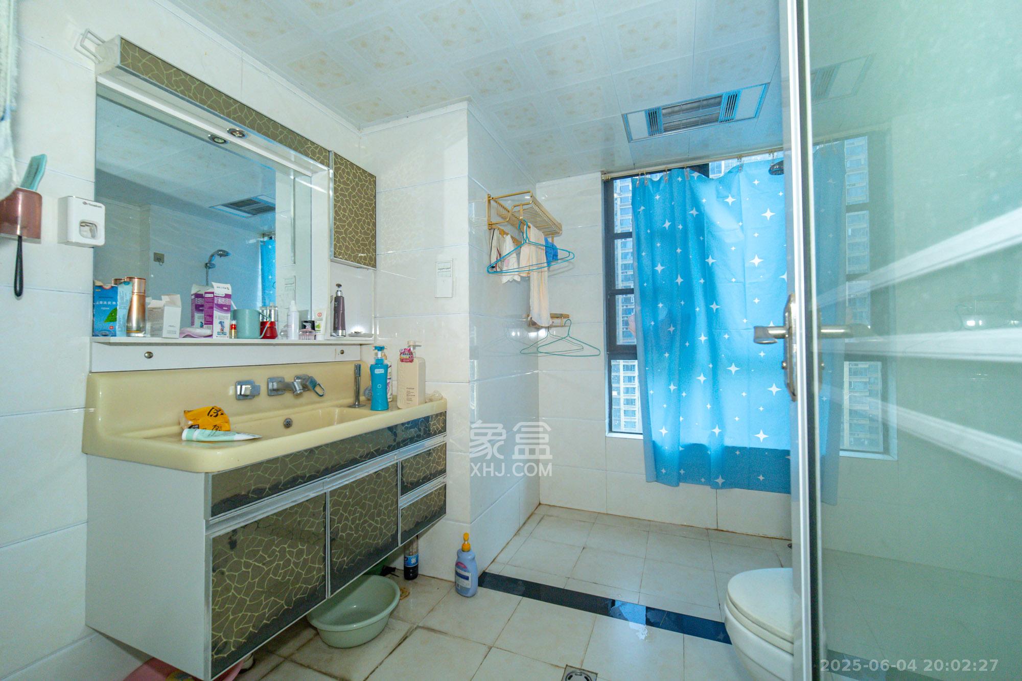 方略城市广场 4室2厅2卫 96.8万 方略城市广场 4室2厅2卫 96.8万卫生间