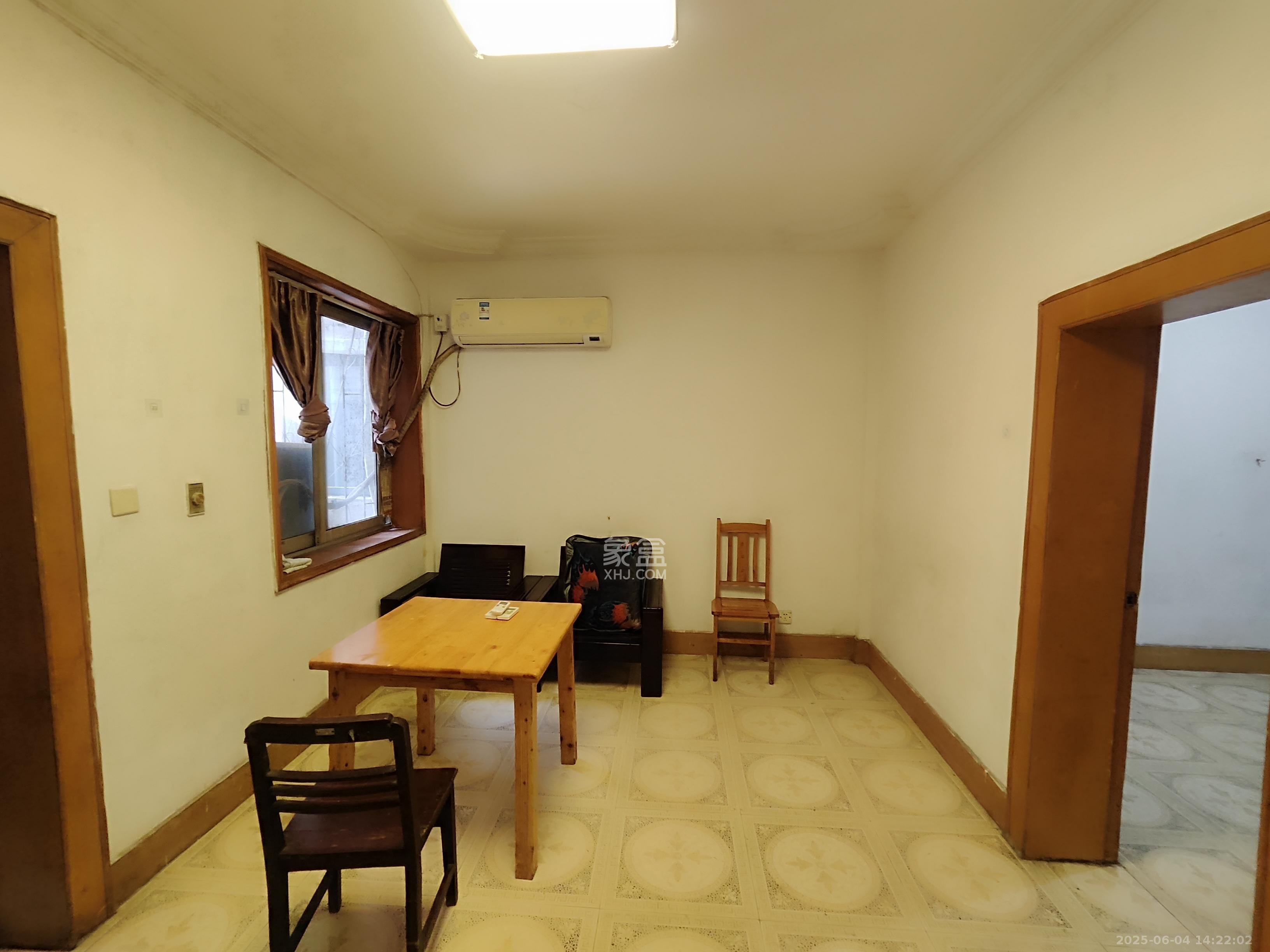 消防大厦宿舍楼 3室1厅1卫 2000.0元/月 消防大厦宿舍楼 3室1厅1卫 2000.0元/月室内图