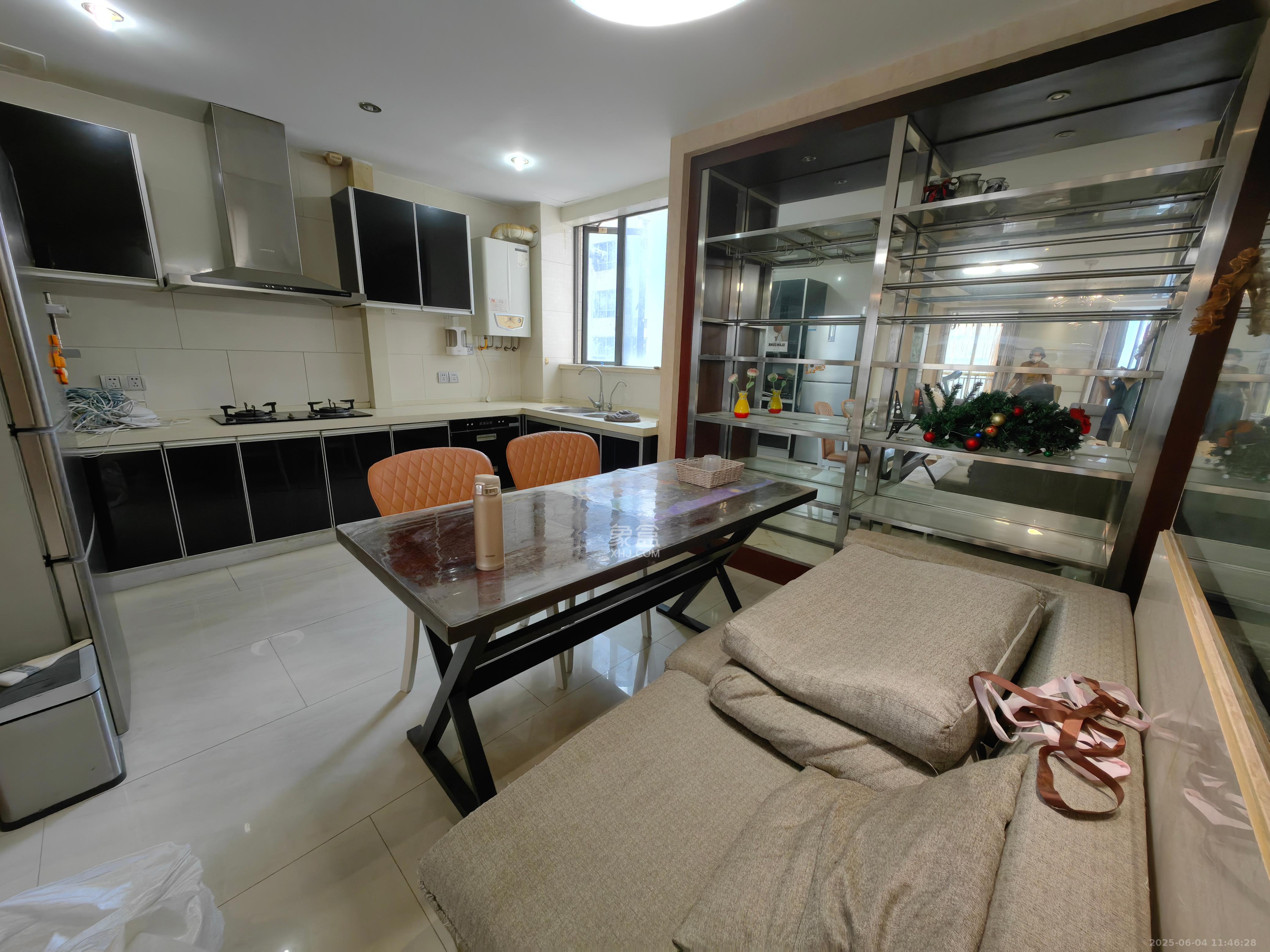 五一大道202(中环壹世界) 3室2厅2卫 4980.0元/月 五一大道202(中环壹世界) 3室2厅2卫 4980.0元/月室内图