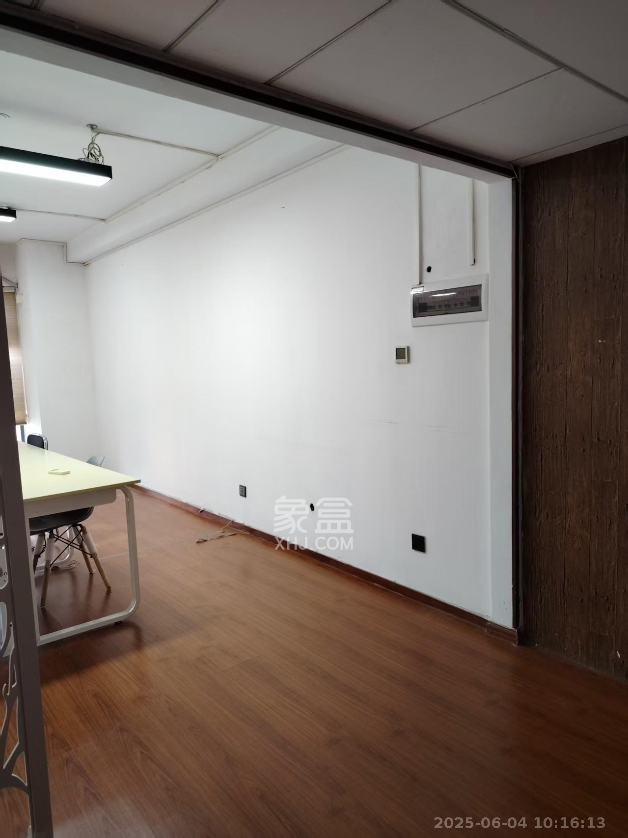 中建芙蓉工社  1室1厅1卫   1500.00元/月室内图