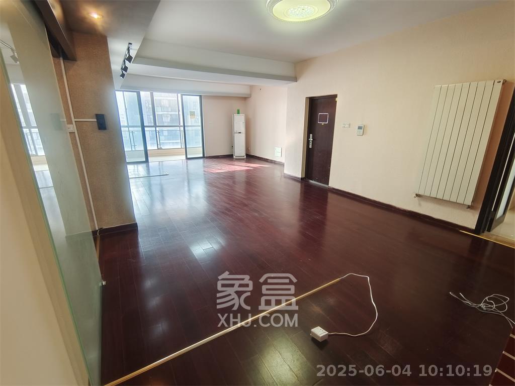 阳光100三期 4室2厅1卫 2600.0元/月 阳光100三期 4室2厅1卫 2600.0元/月室内图