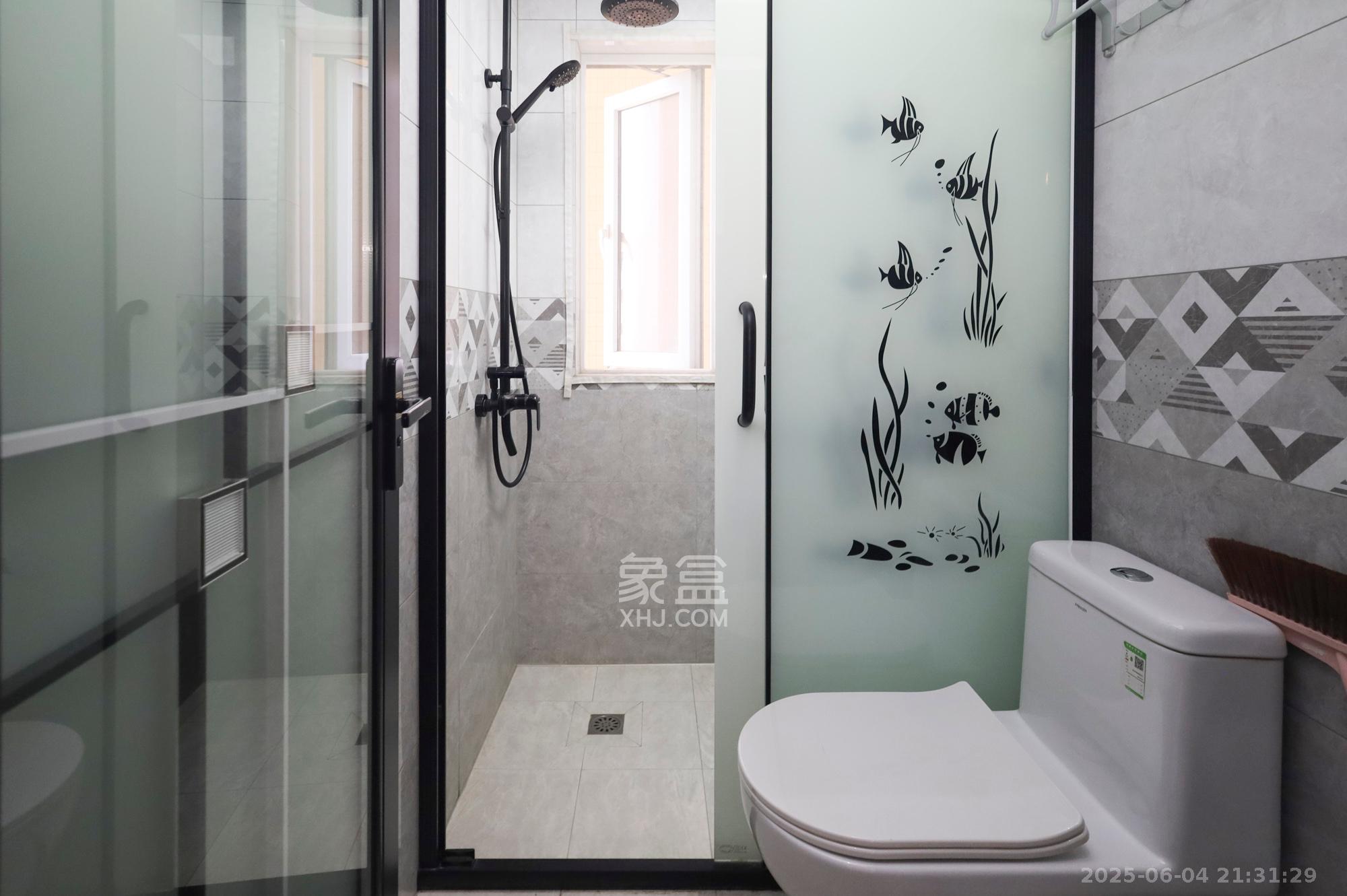 钱隆世家 3室2厅2卫 84.8万 钱隆世家 3室2厅2卫 84.8万卫生间