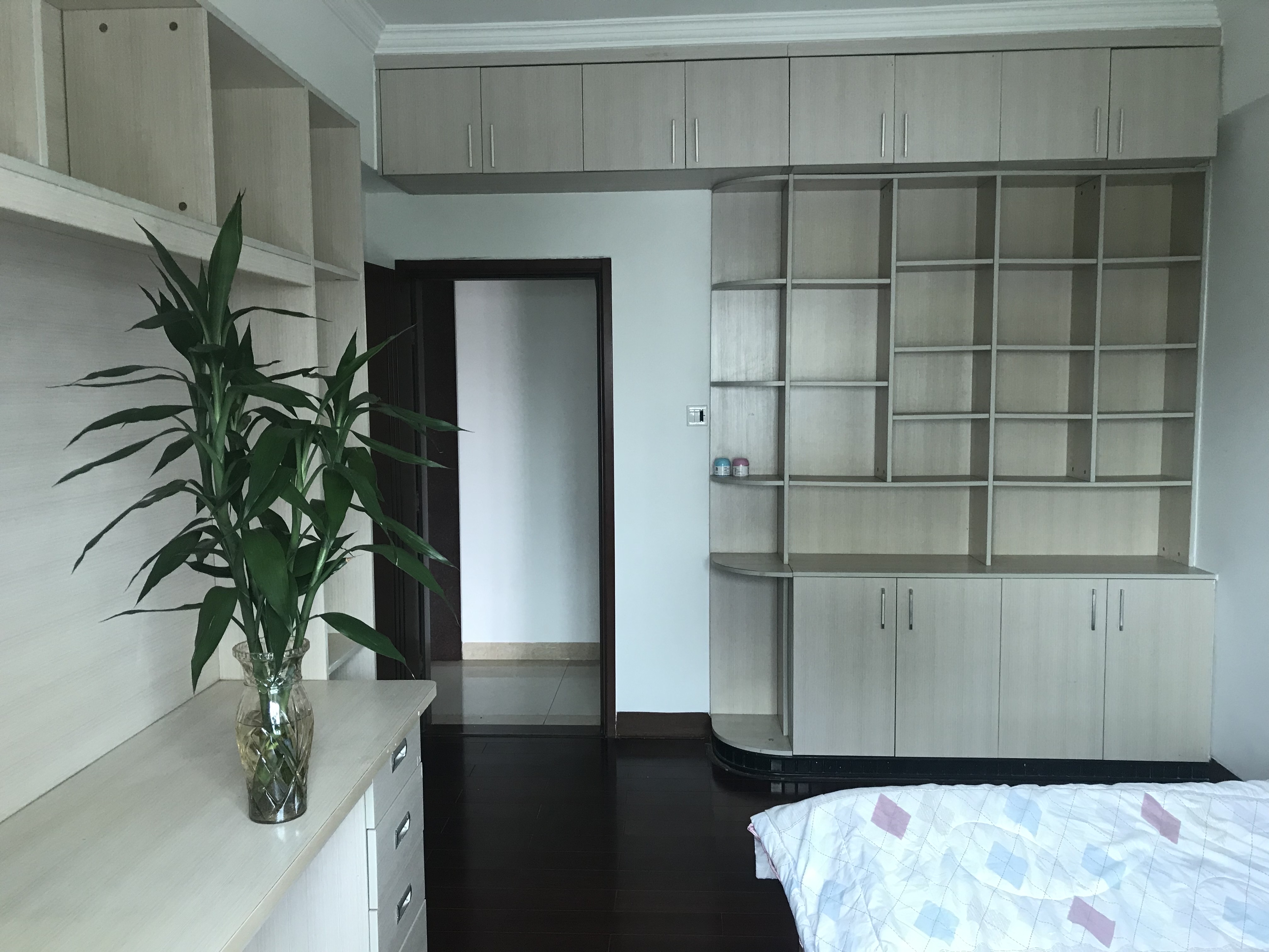 碧湖家园  3室2厅2卫    3000.0元/月 碧湖家园  3室2厅2卫    3000.0元/月室内图