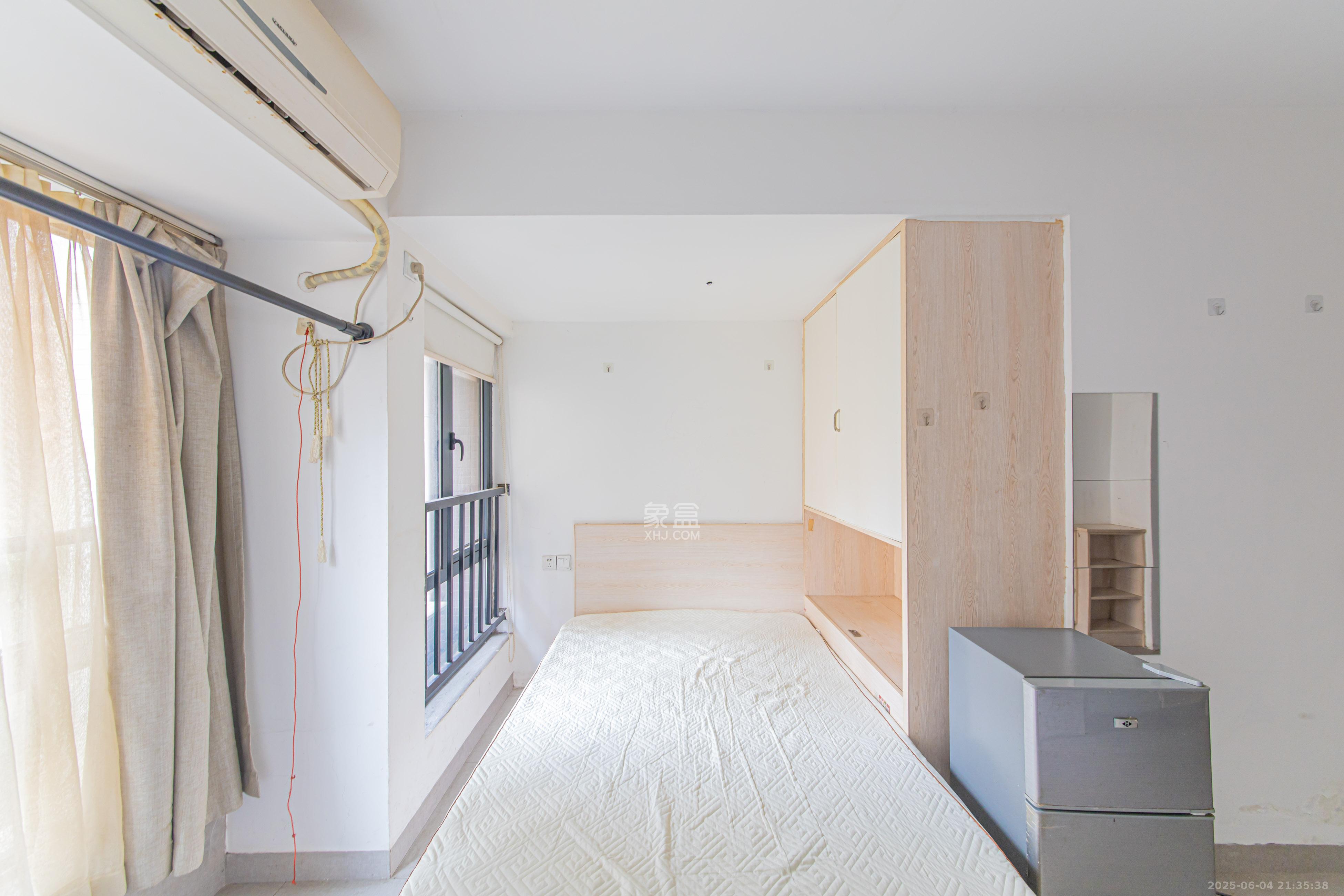 中建芙蓉嘉苑  1室1厅1卫   15.80万客厅