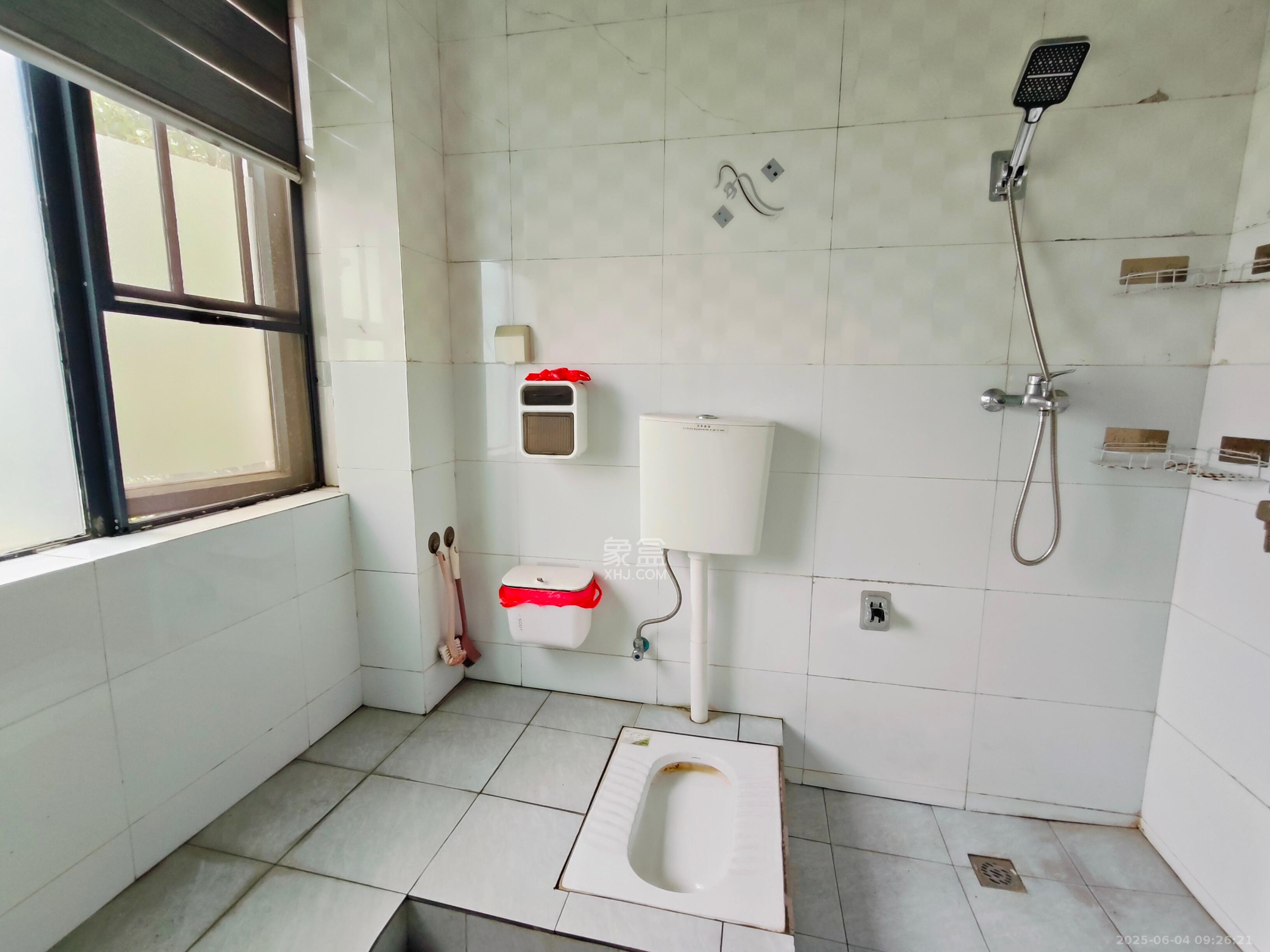 美林水郡  3室2厅1卫   2300.00元/月室内图