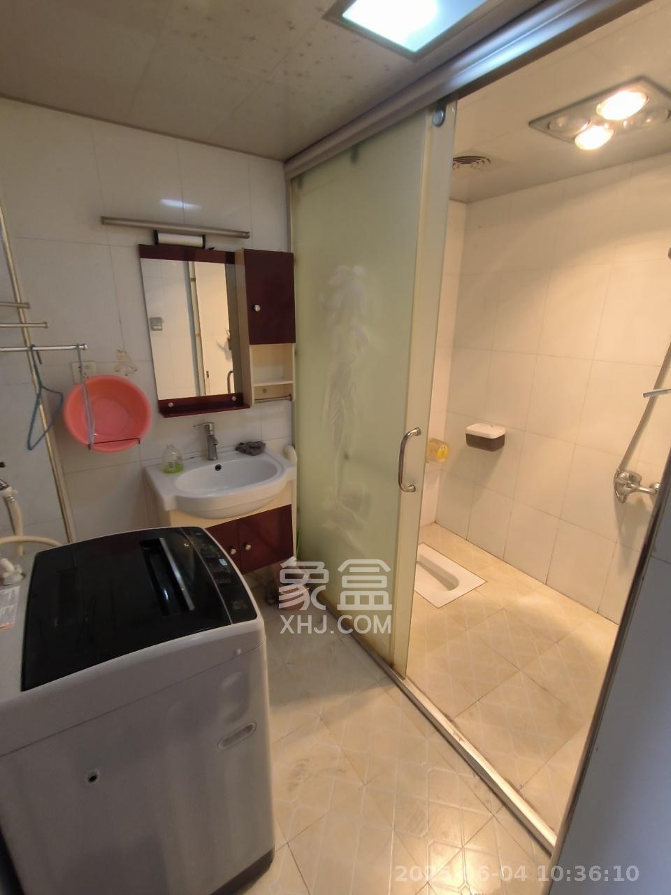 金领家族  1室1厅1卫   1300.00元/月室内图