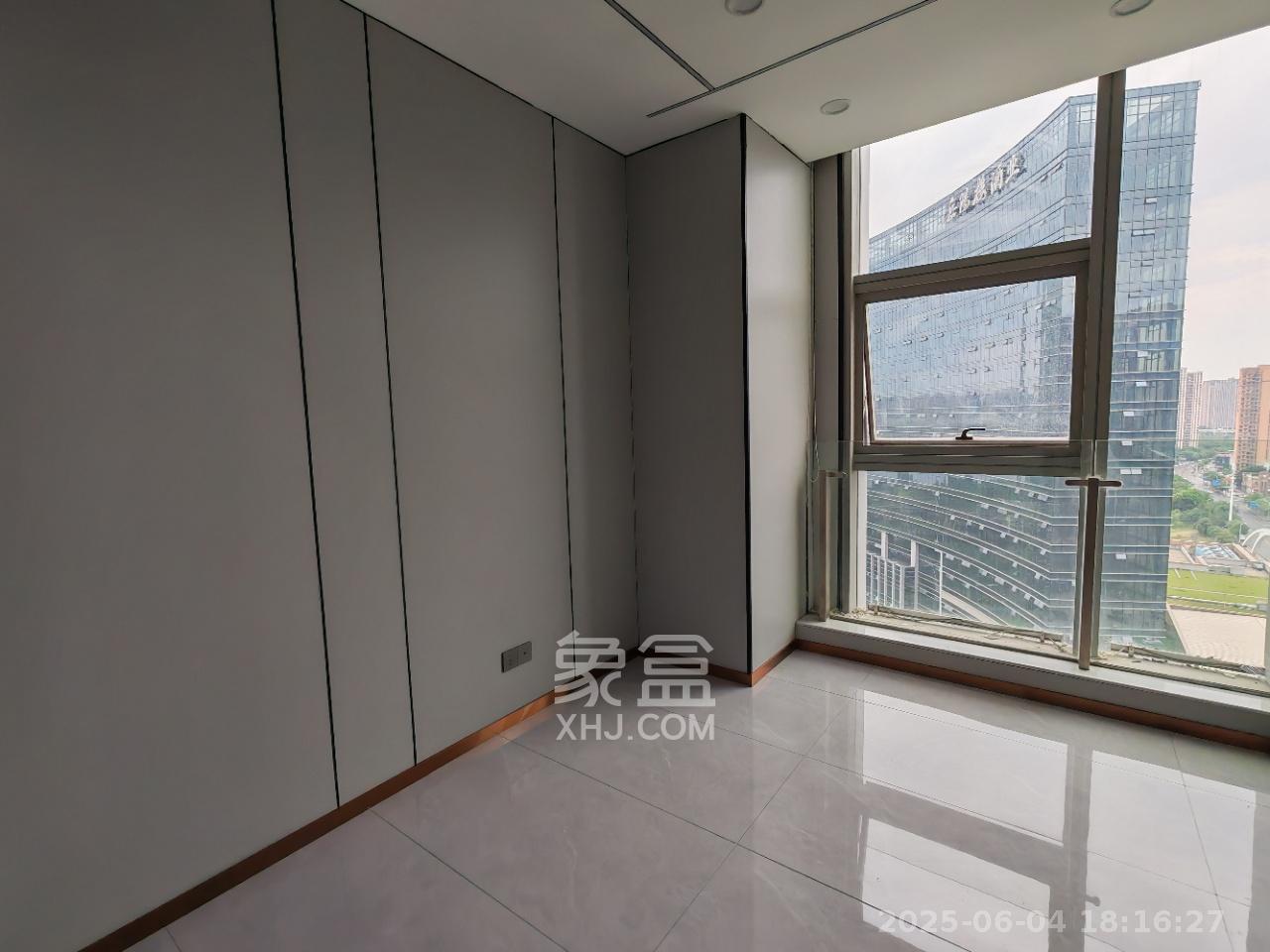 柏宁地王广场   250.0㎡      16800.0元/月室内图