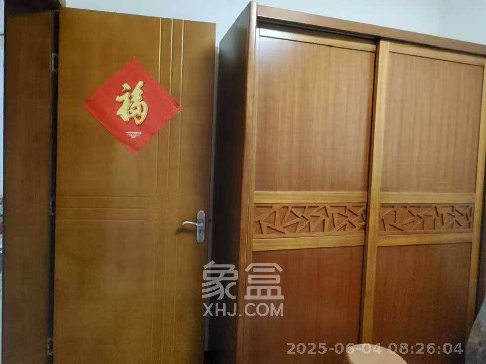 怡海星城  1室2厅1卫    1600.0元/月室内图