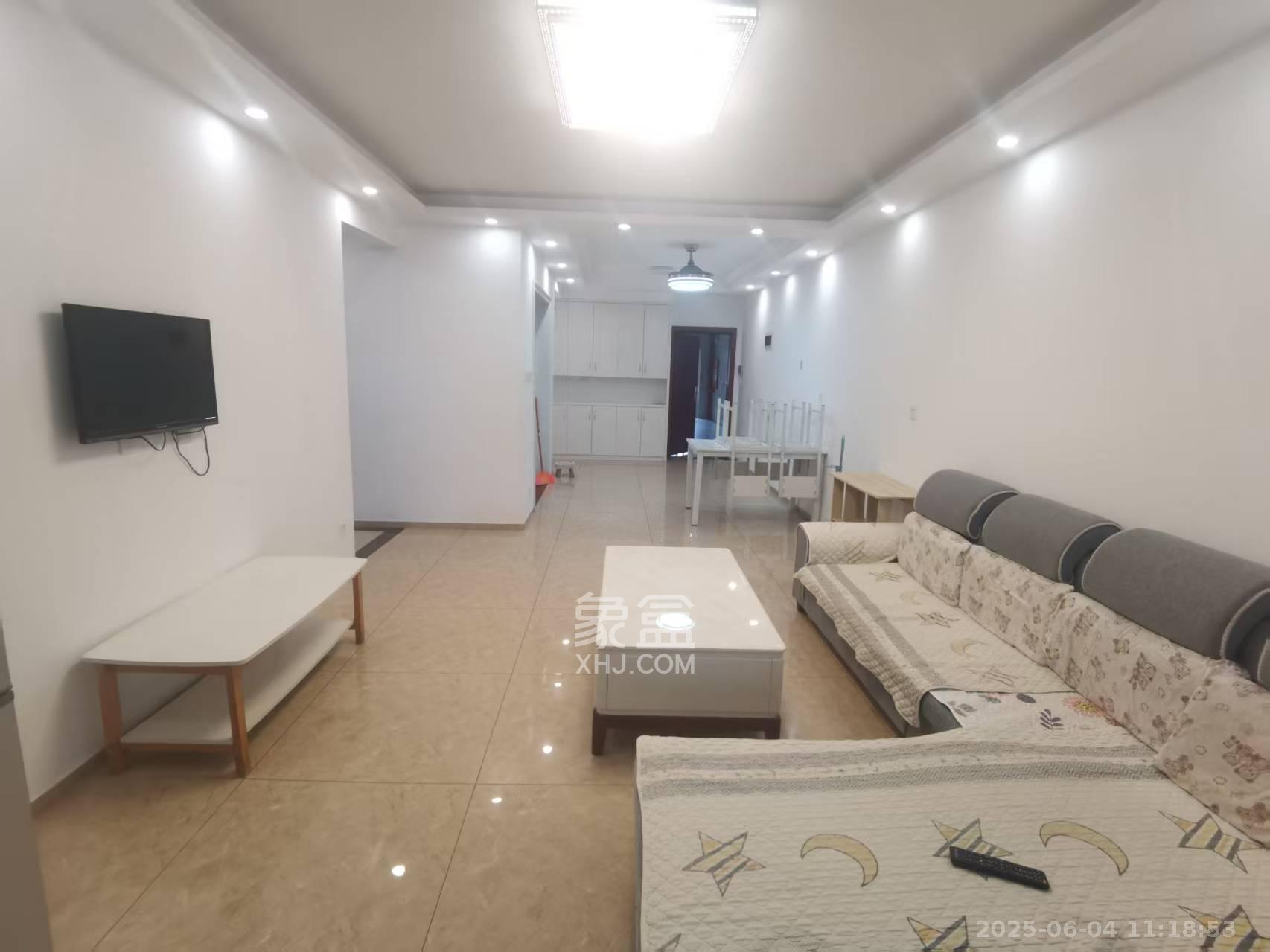 幸福庄园  3室2厅2卫   1600.00元/月室内图