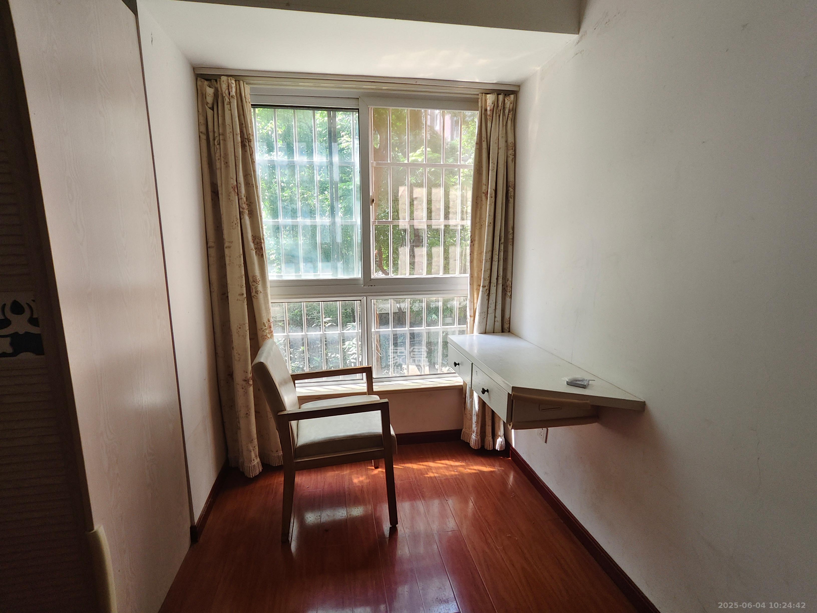 湘府十城(汇财御景湾新寓,汇财国际) 3室2厅1卫 2300.0元/月 湘府十城(汇财御景湾新寓,汇财国际) 3室2厅1卫 2300.0元/月室内图