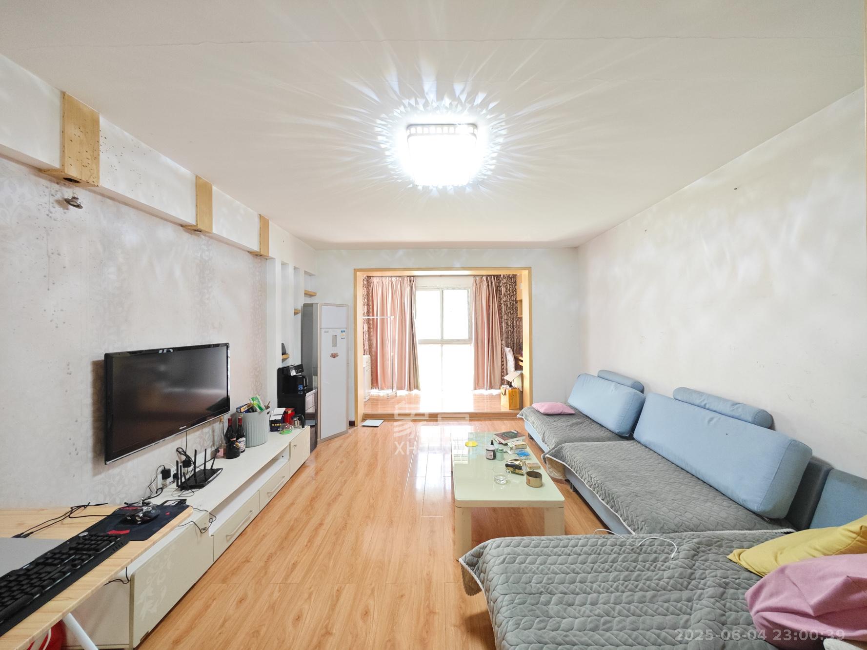 景环小区 2室1厅2卫 42.0万 景环小区 2室1厅2卫 42.0万客厅