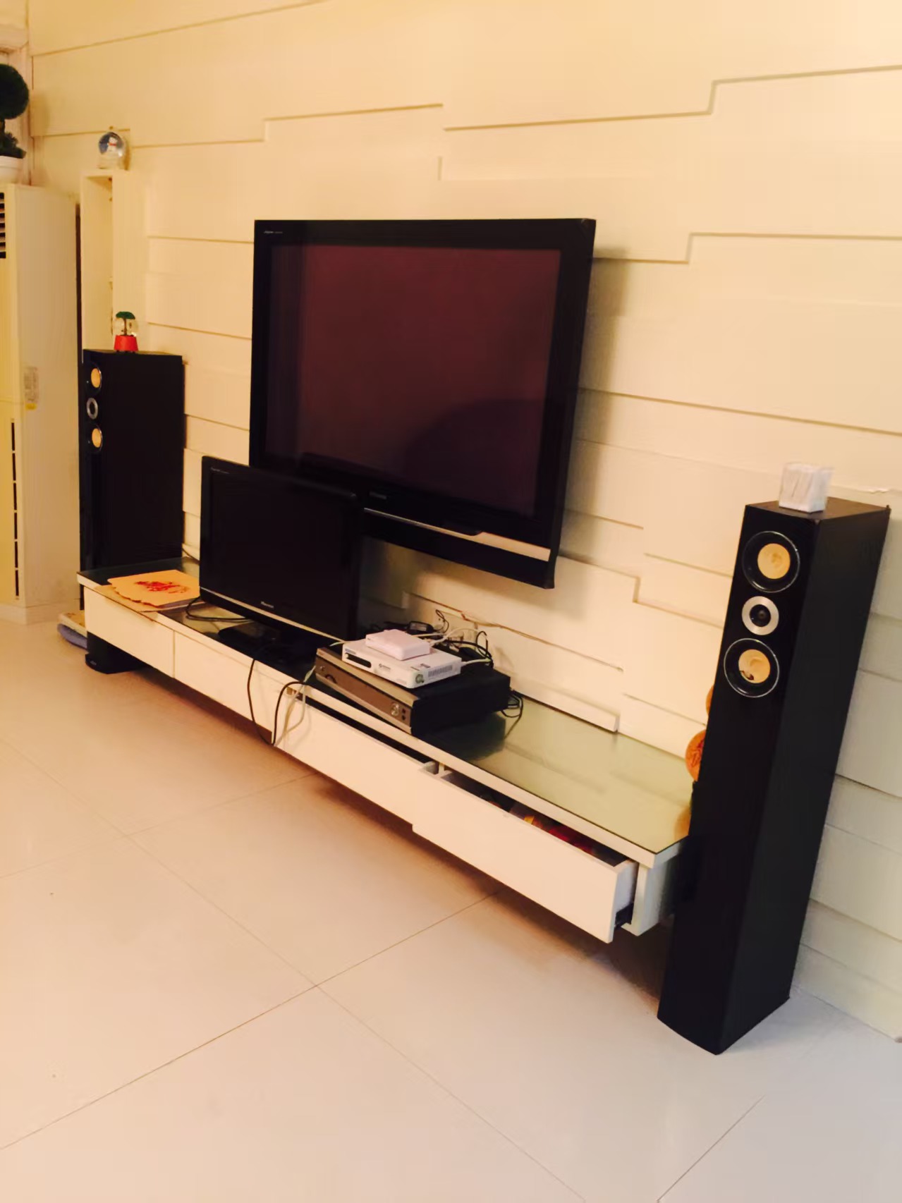 龙泉国际  4室2厅2卫   2300.00元/月