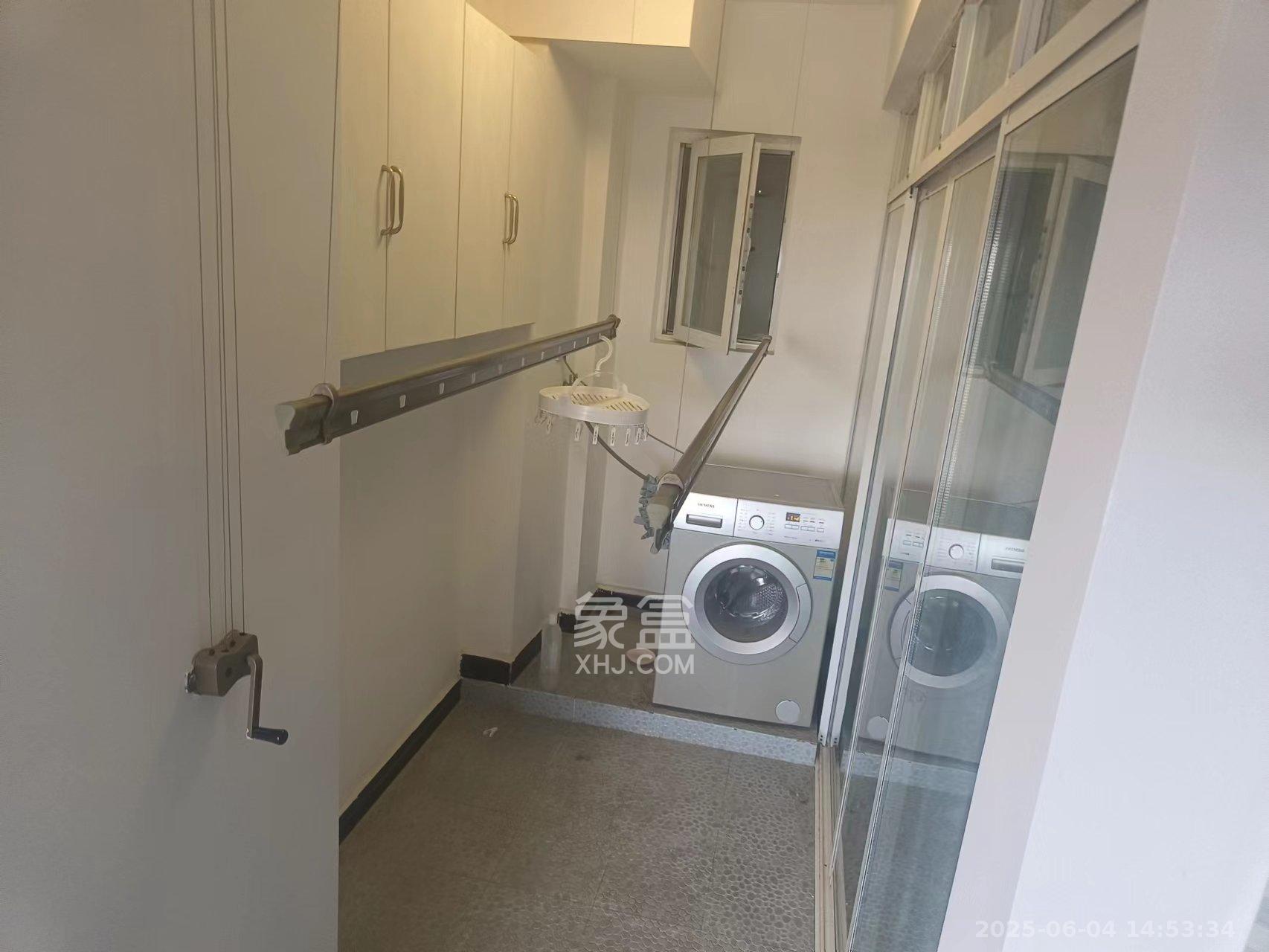 郡原居里 3室2厅1卫 2200.0元/月 郡原居里 3室2厅1卫 2200.0元/月室内图