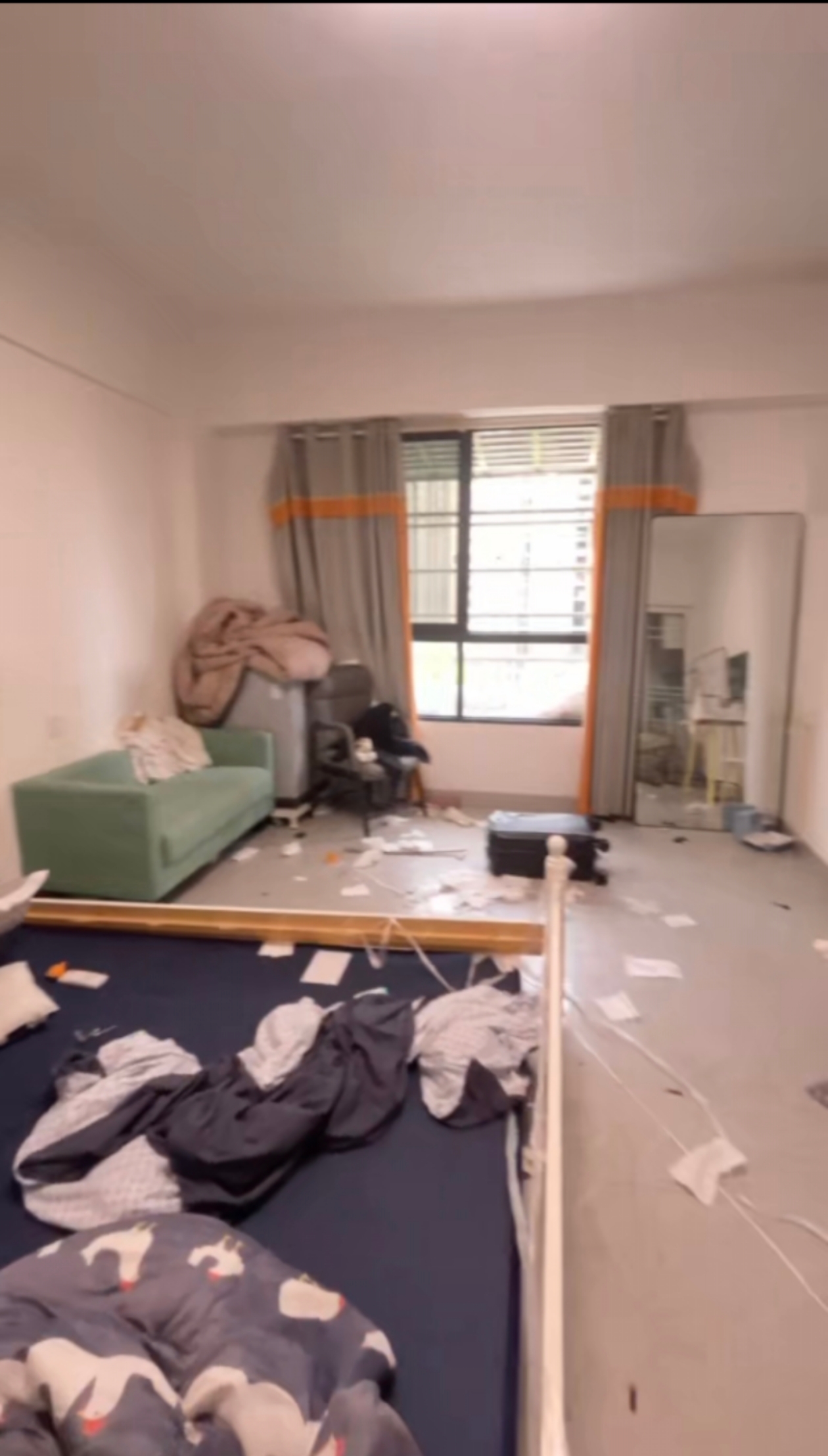 桃花缘  1室1厅1卫    23.8万 桃花缘  1室1厅1卫    23.8万客厅