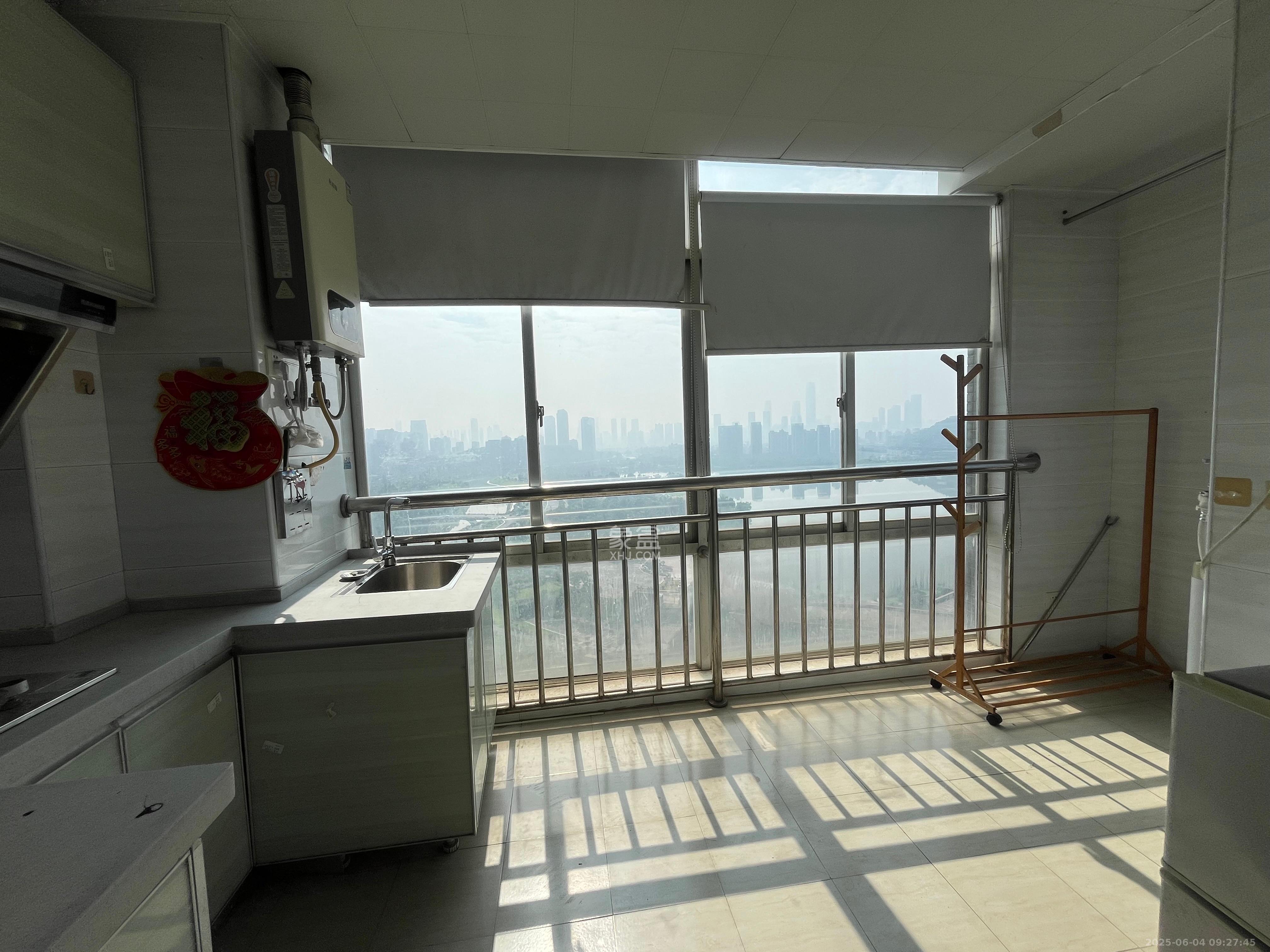 观湖公寓  1室1厅1卫   1600.00元/月室内图