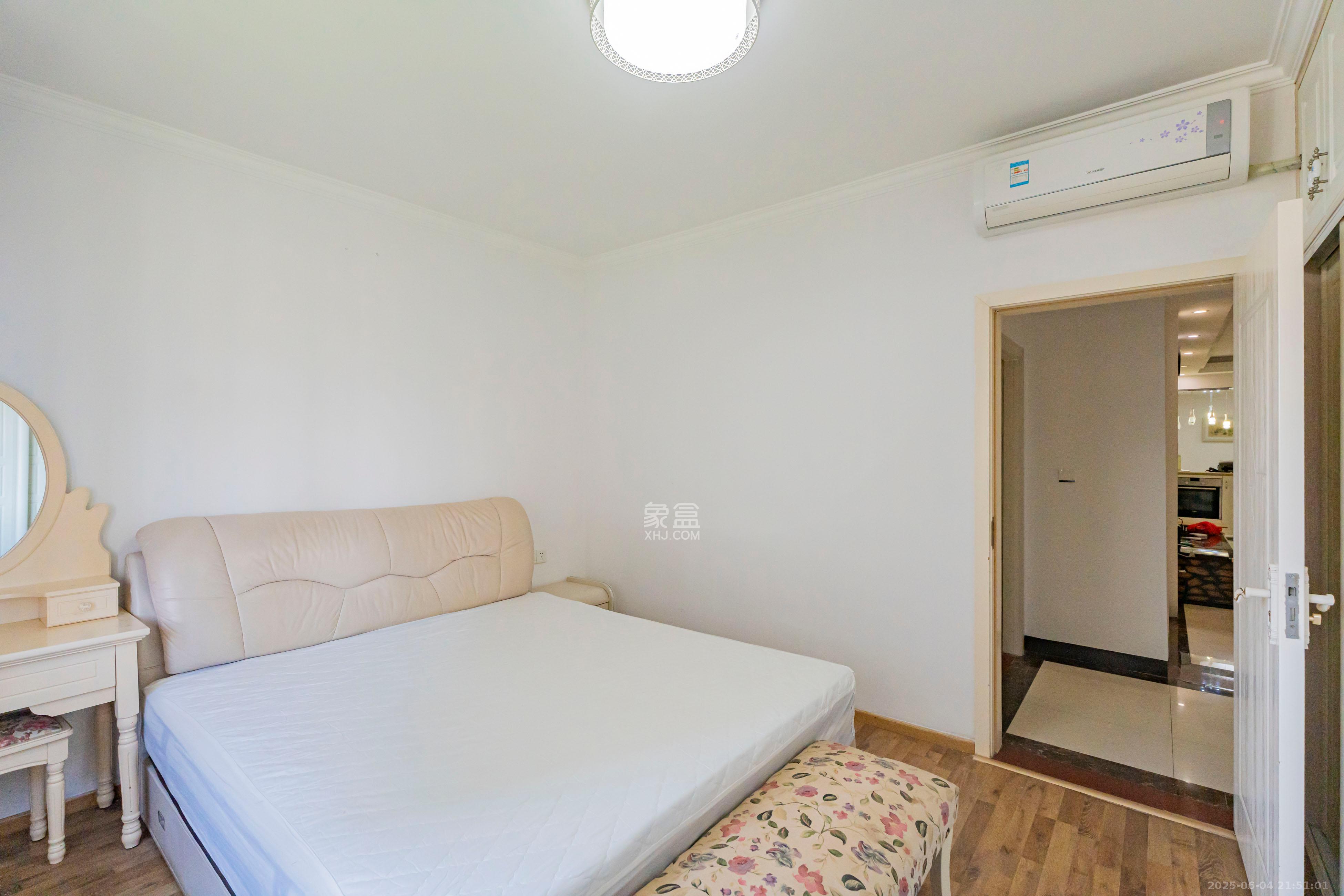 悦湖山 4室2厅1卫 75.0万 悦湖山 4室2厅1卫 75.0万卧室