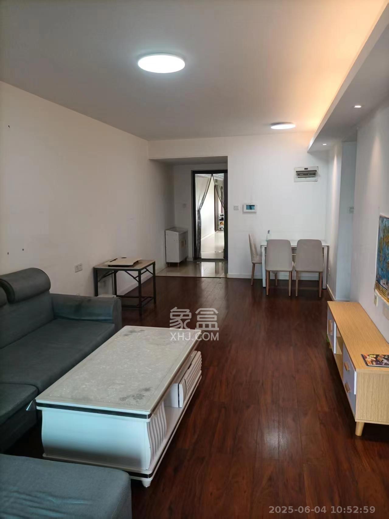 万科魅力之城观澜里 3室1厅1卫 2300.0元/月 万科魅力之城观澜里 3室1厅1卫 2300.0元/月室内图