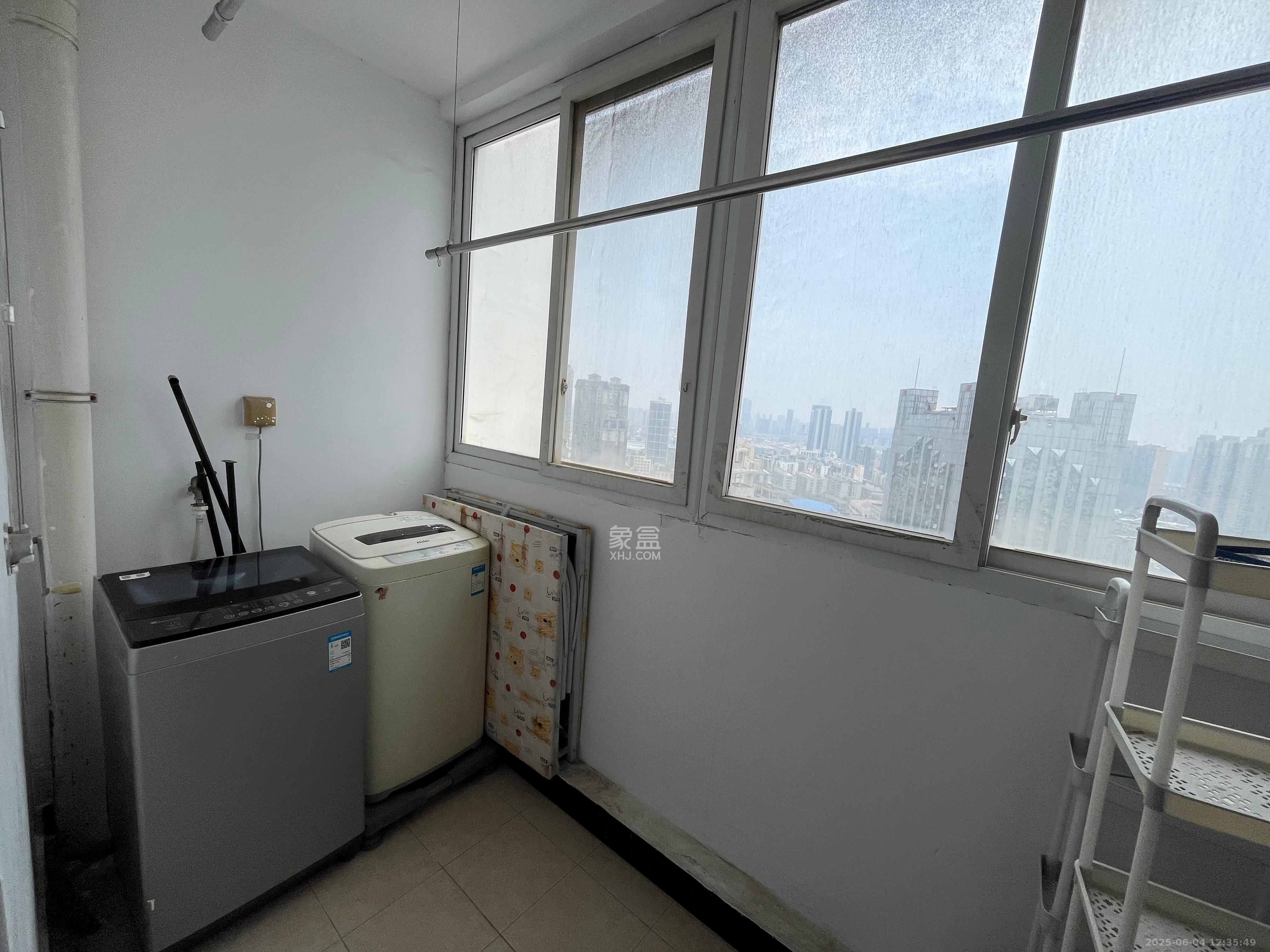 2076至高点  1室1厅1卫   1300.00元/月室内图