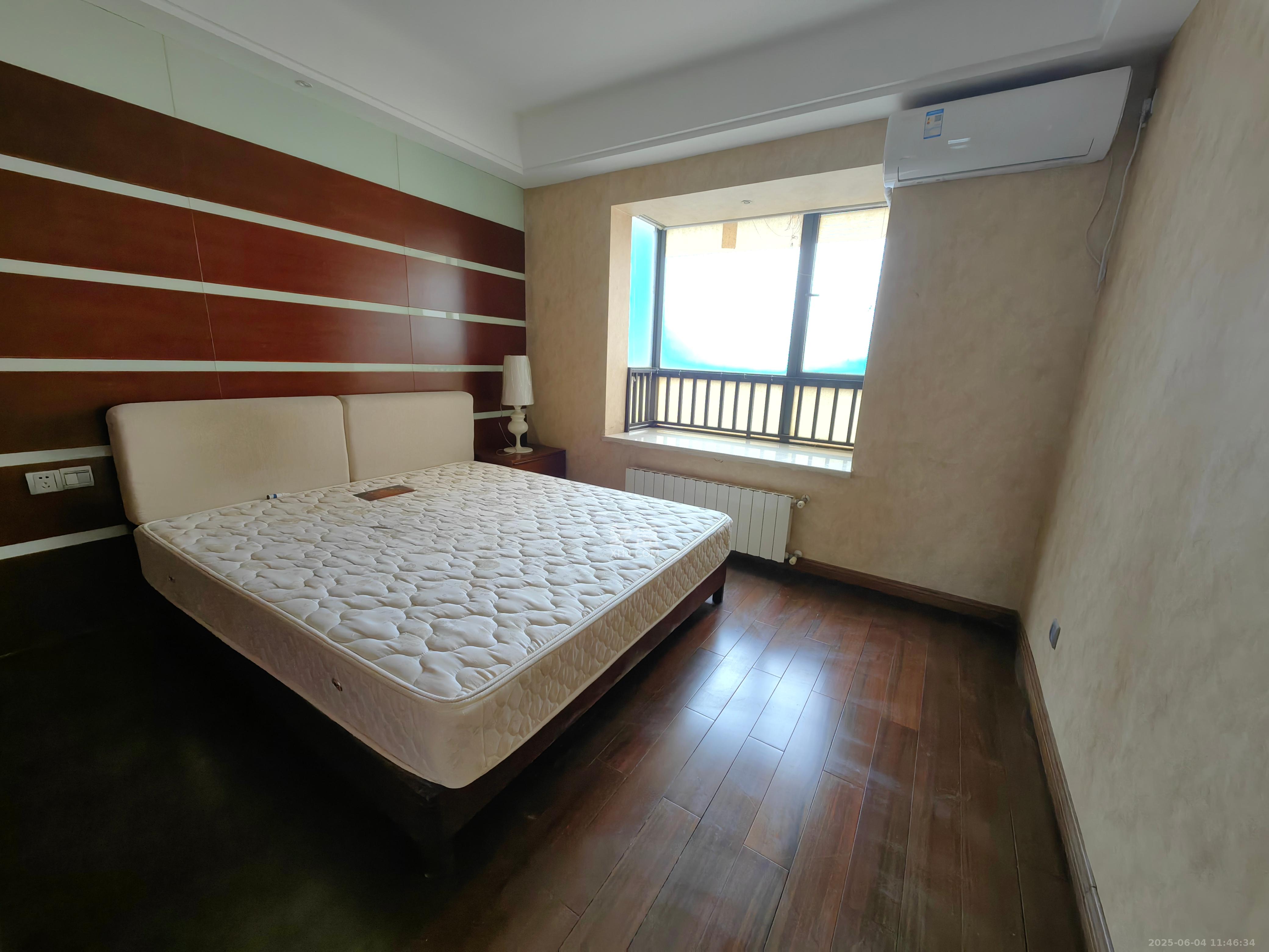 五一大道202(中环壹世界) 3室2厅2卫 4980.0元/月 五一大道202(中环壹世界) 3室2厅2卫 4980.0元/月室内图