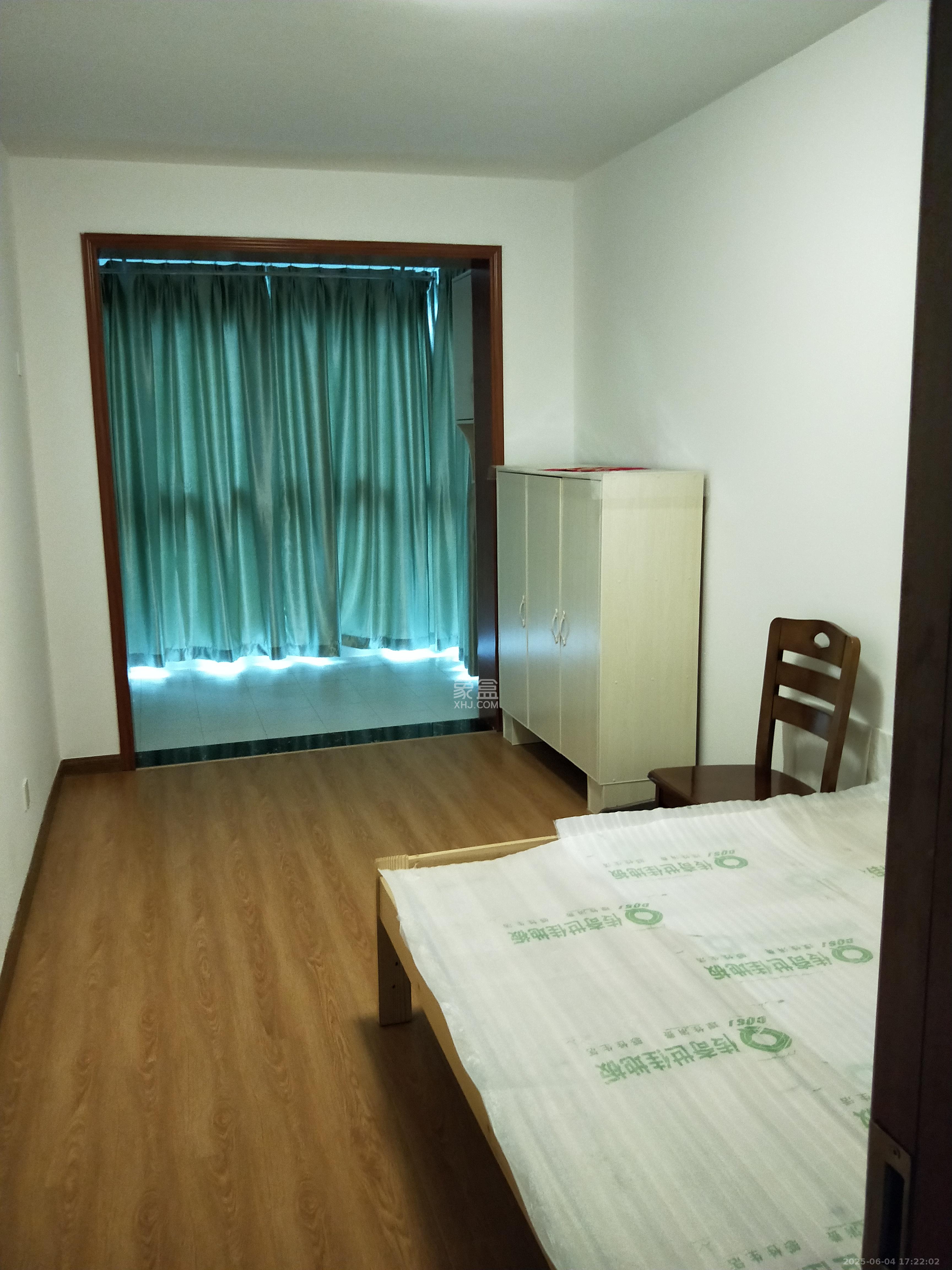 富景园  3室2厅1卫   2400.00元/月室内图
