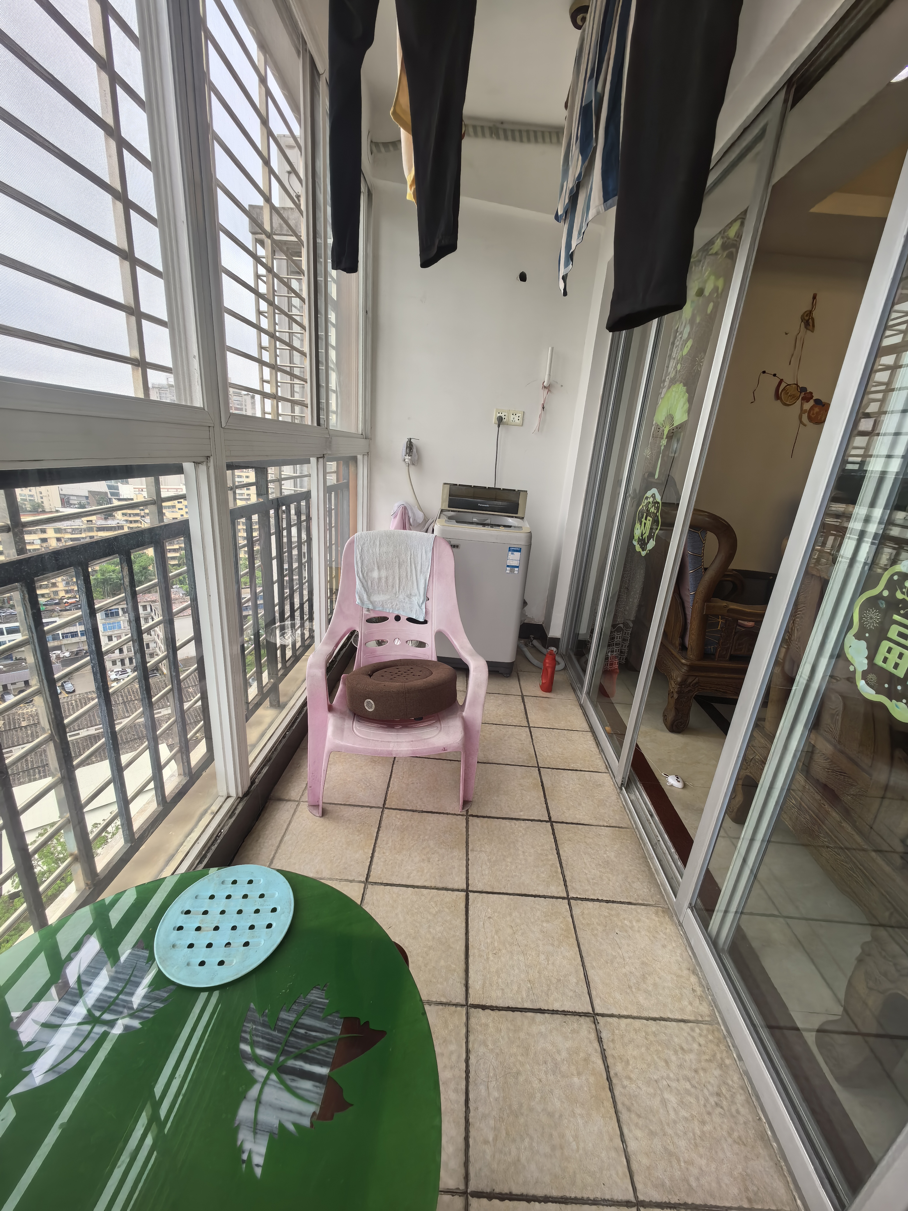 丽都花园 2室2厅1卫 85.0万 丽都花园 2室2厅1卫 85.0万客厅