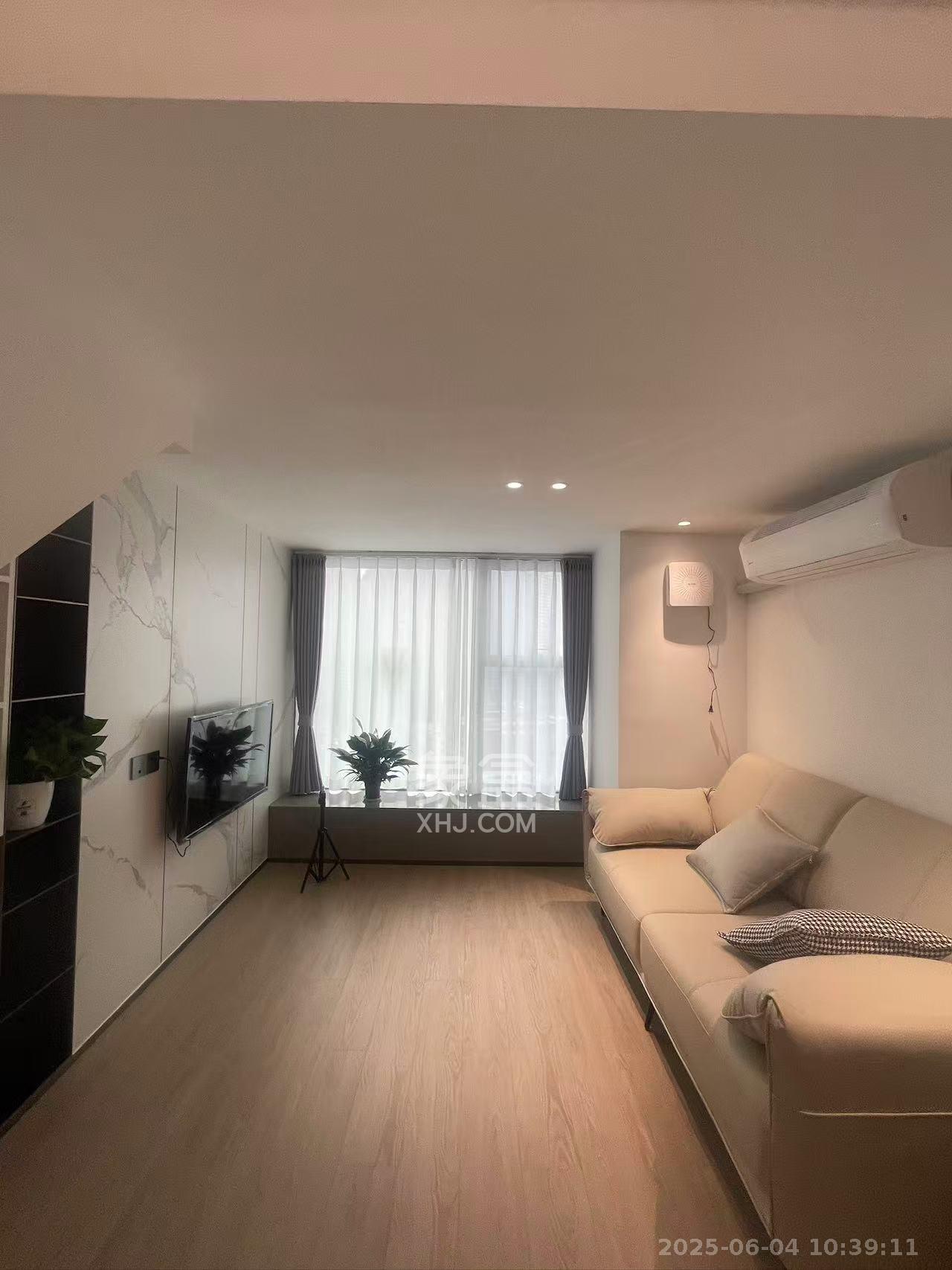 长沙五矿广场  2室1厅1卫    3600.0元/月 长沙五矿广场  2室1厅1卫    3600.0元/月