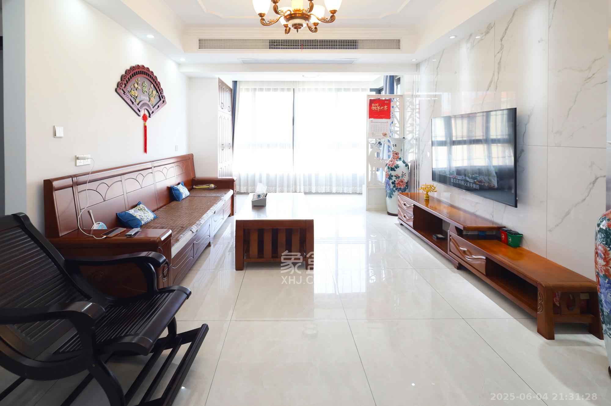 钱隆世家 3室2厅2卫 84.8万 钱隆世家 3室2厅2卫 84.8万客厅