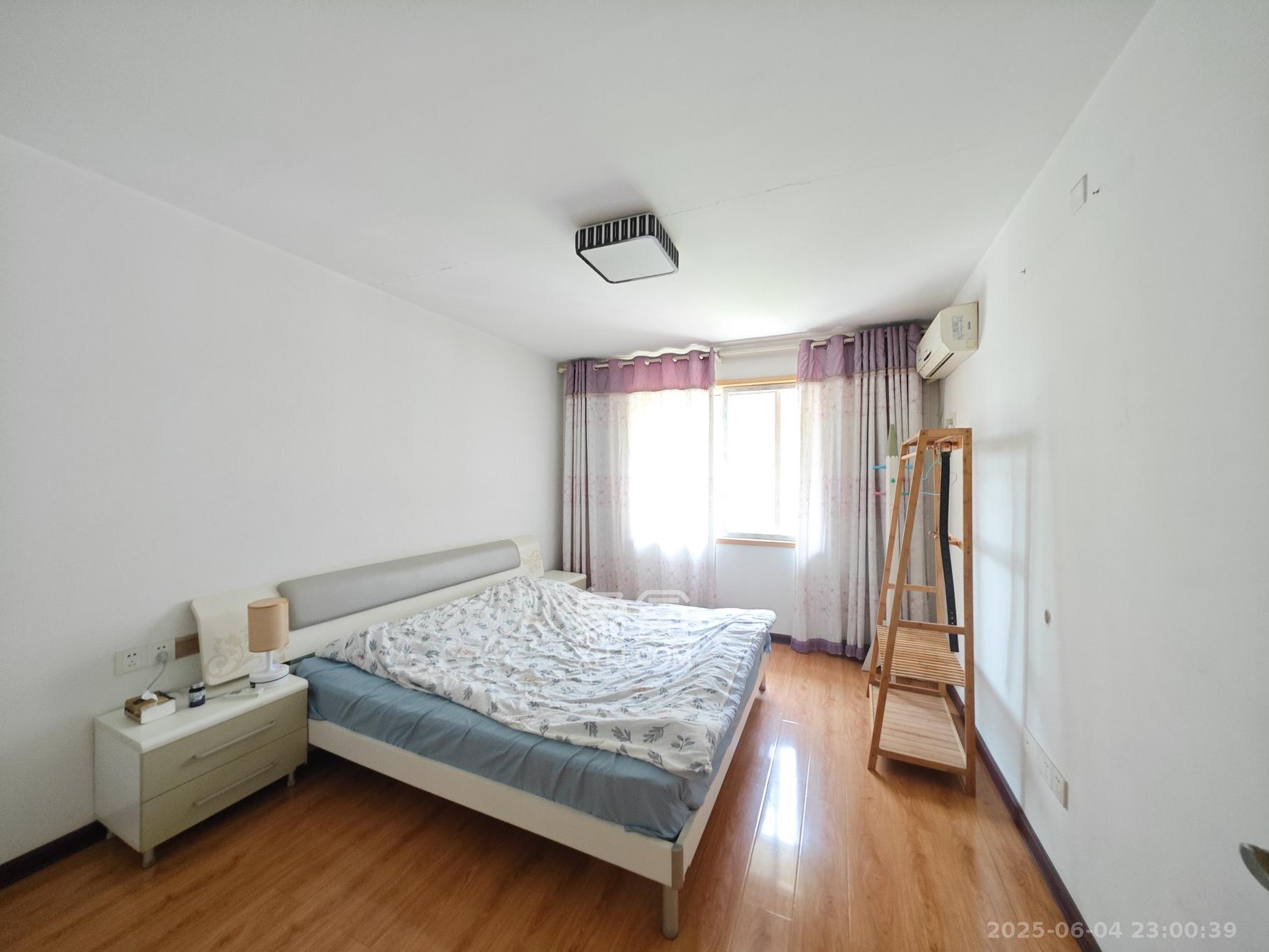 景环小区 2室1厅2卫 42.0万 景环小区 2室1厅2卫 42.0万卧室