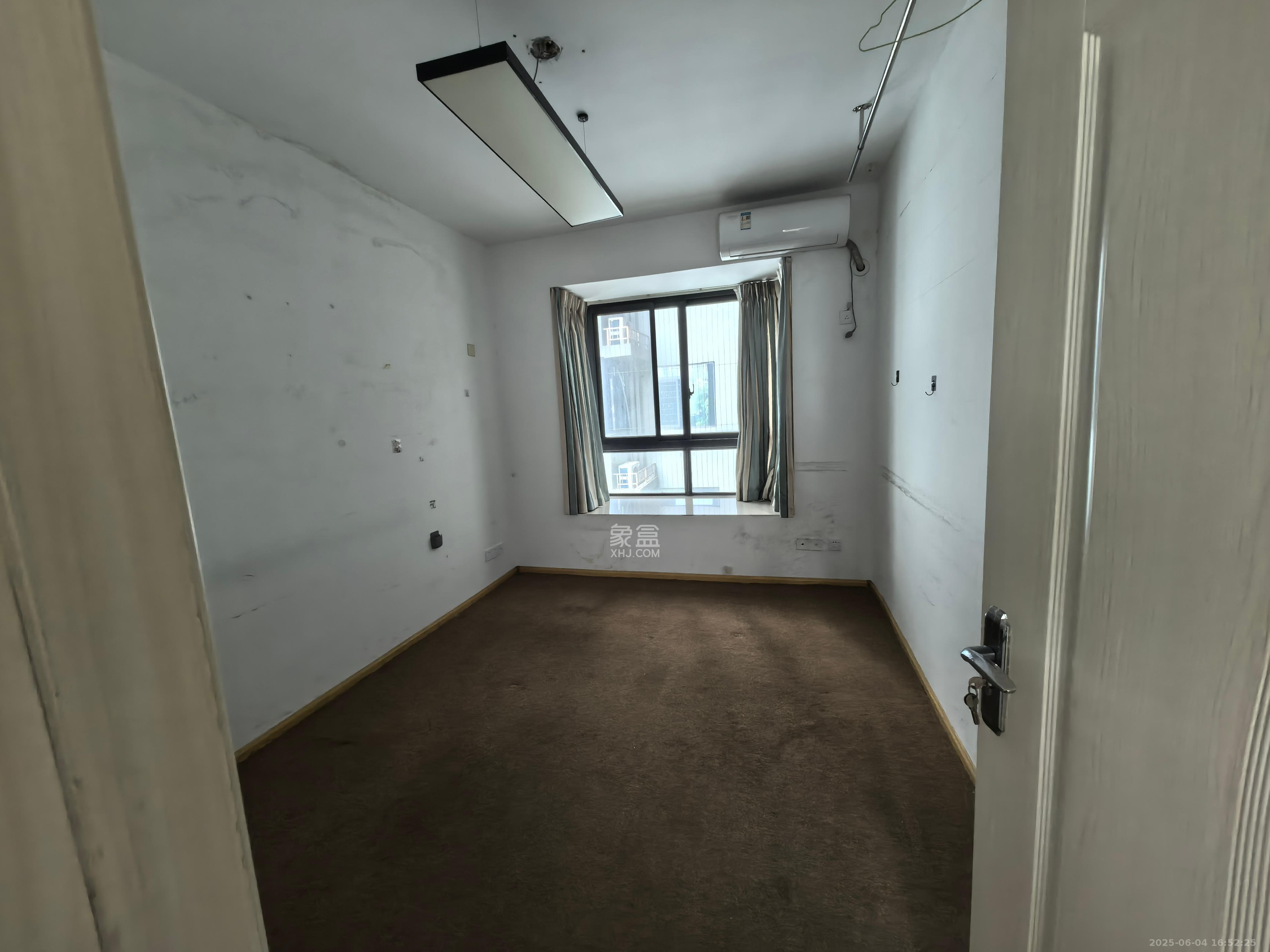 上庭苑 4室2厅2卫 2000.0元/月 上庭苑 4室2厅2卫 2000.0元/月室内图